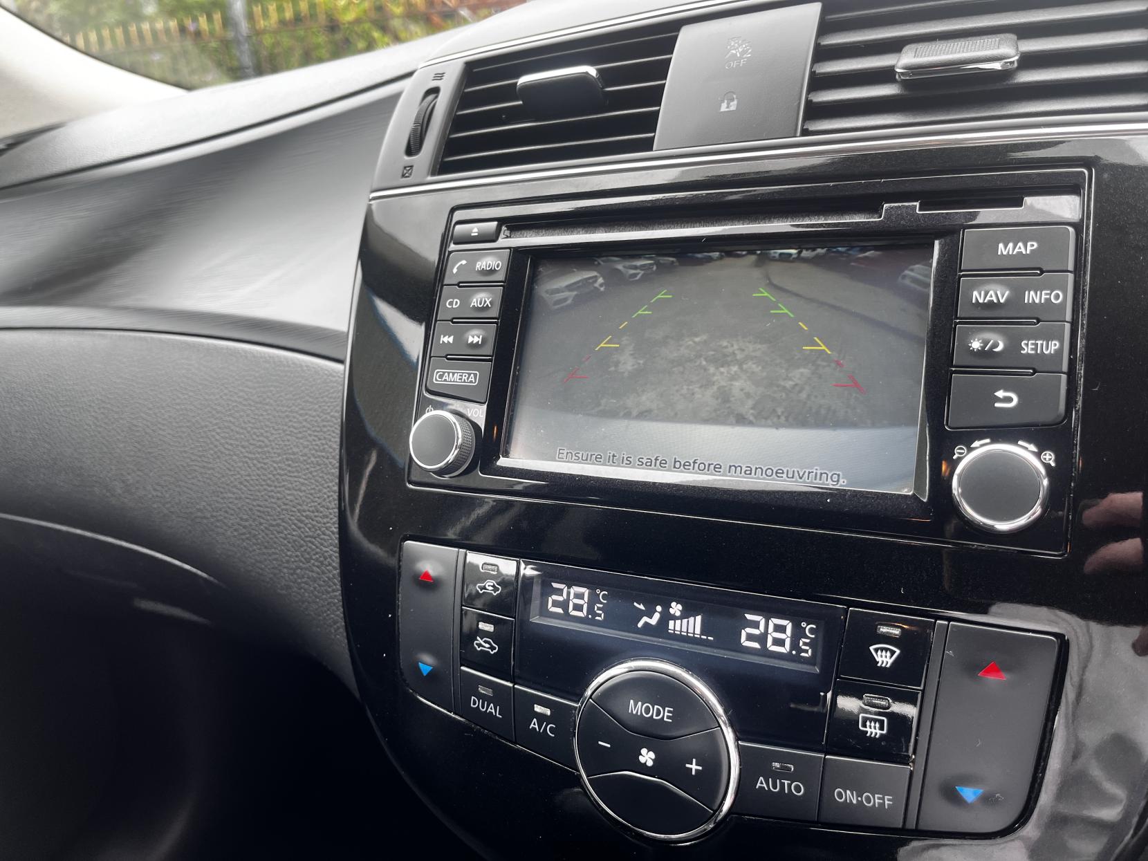 Nissan Pulsar 1.2 DIG-T N-Connecta Hatchback 5dr Petrol Manual Euro 6 (s/s) (115 ps)