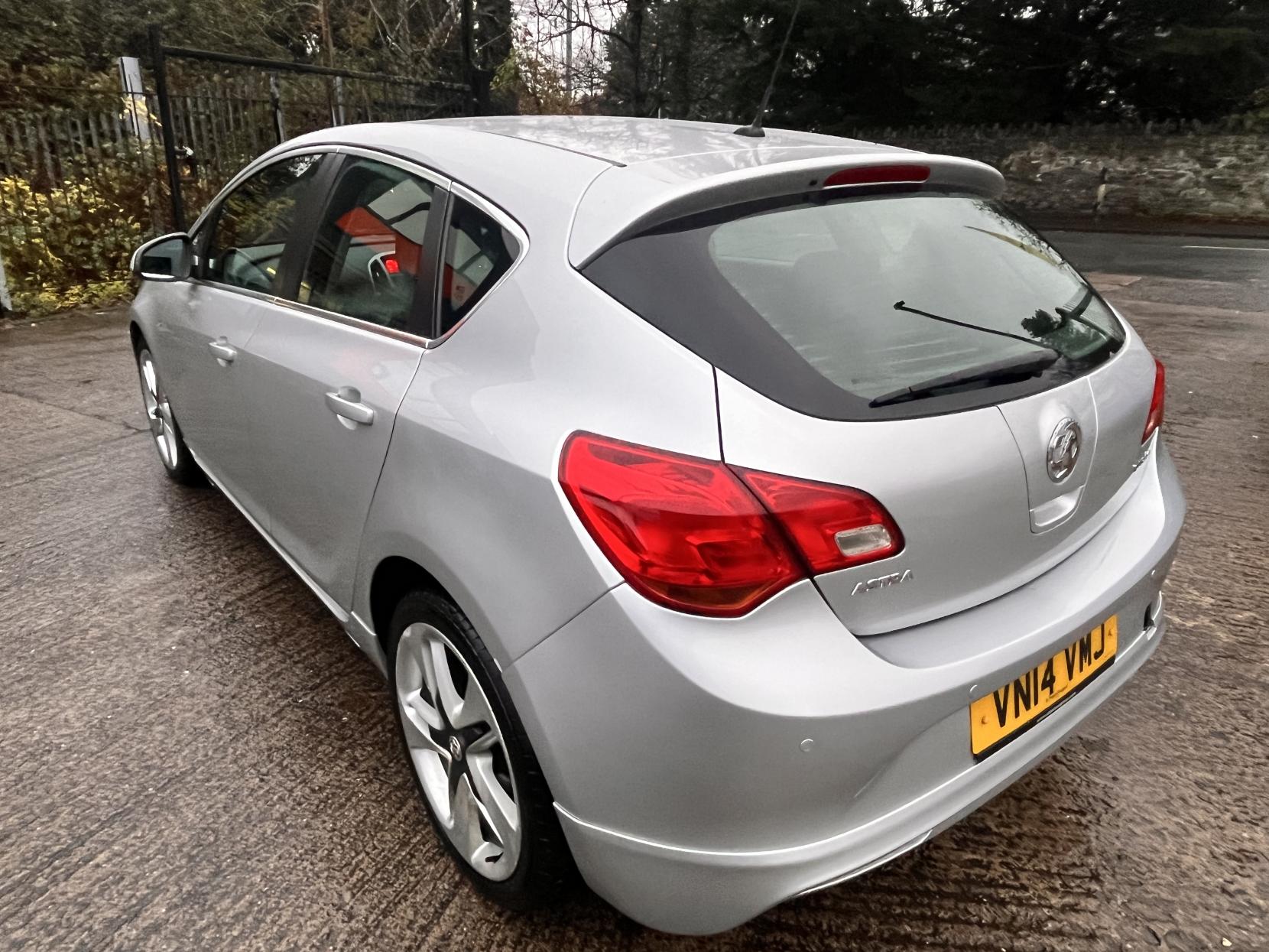 Vauxhall Astra 1.4T 16v Limited Edition Hatchback 5dr Petrol Manual Euro 5 (140 ps)