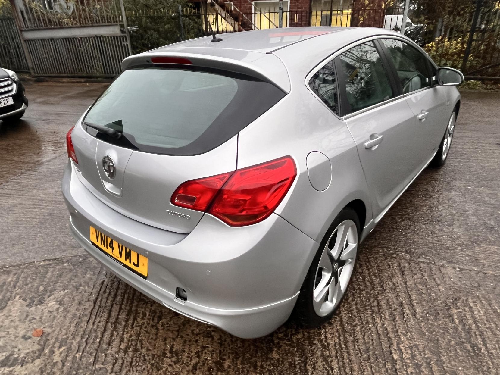 Vauxhall Astra 1.4T 16v Limited Edition Hatchback 5dr Petrol Manual Euro 5 (140 ps)