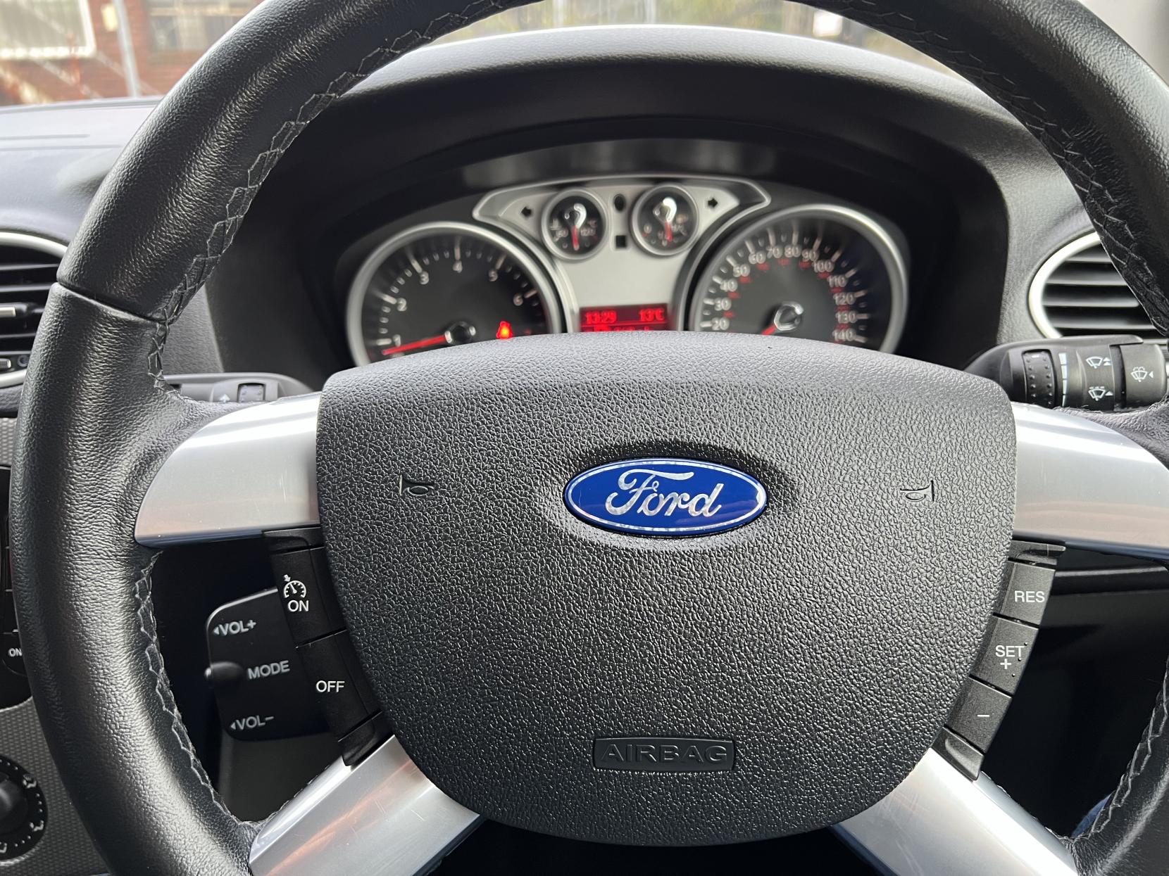 Ford Focus 1.6 Titanium Hatchback 5dr Petrol Manual (159 g/km, 99 bhp)