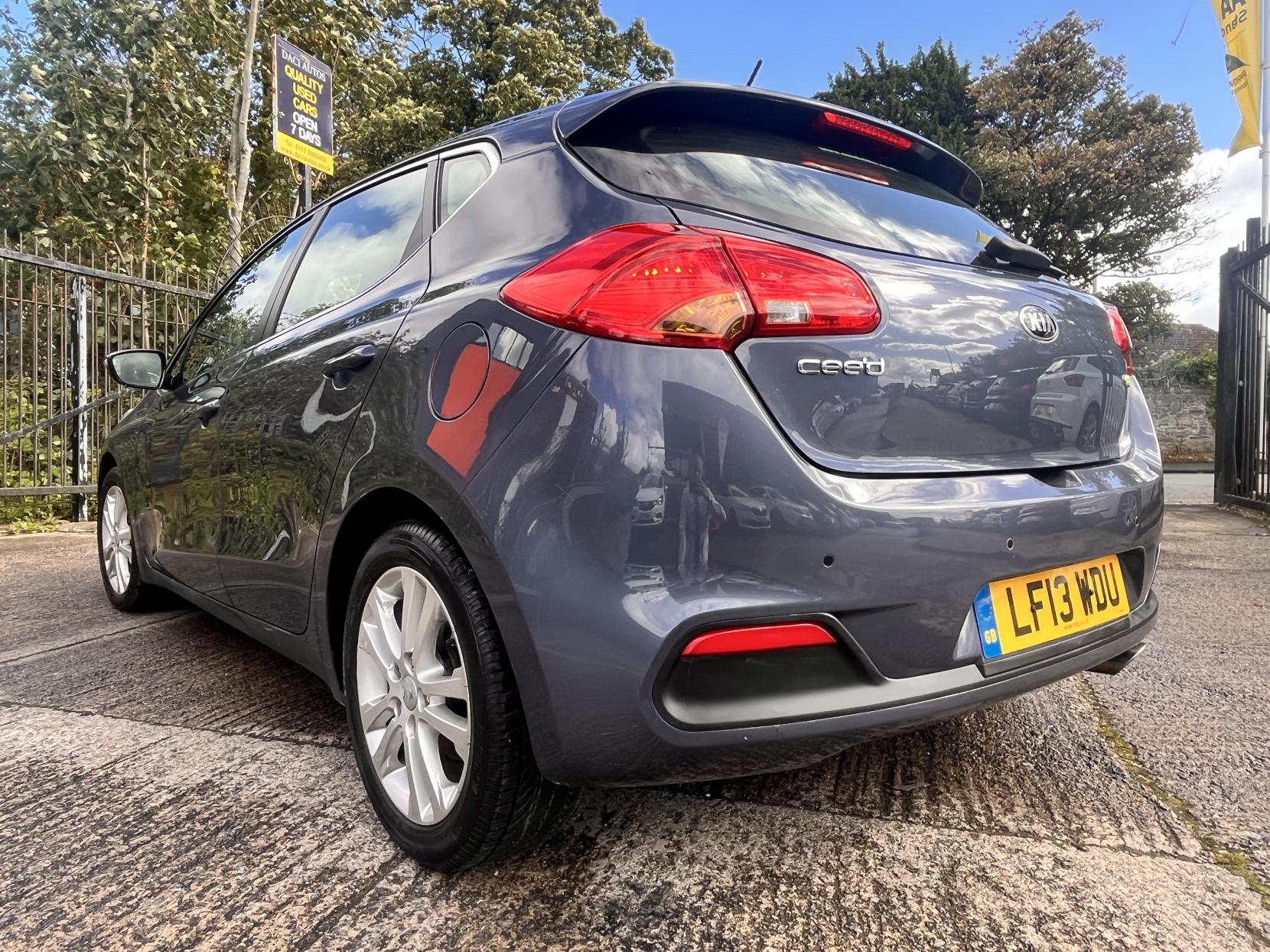 Kia Ceed 1.6 GDi EcoDynamics 2 Hatchback 5dr Petrol Manual Euro 5 (s/s) (133 bhp)