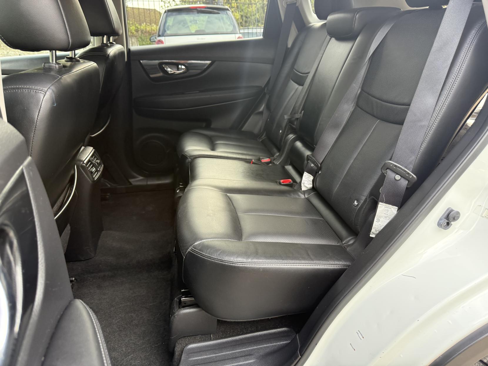 Nissan X-Trail 1.6 dCi Tekna SUV 5dr Diesel Manual Euro 6 (s/s) (130 ps)