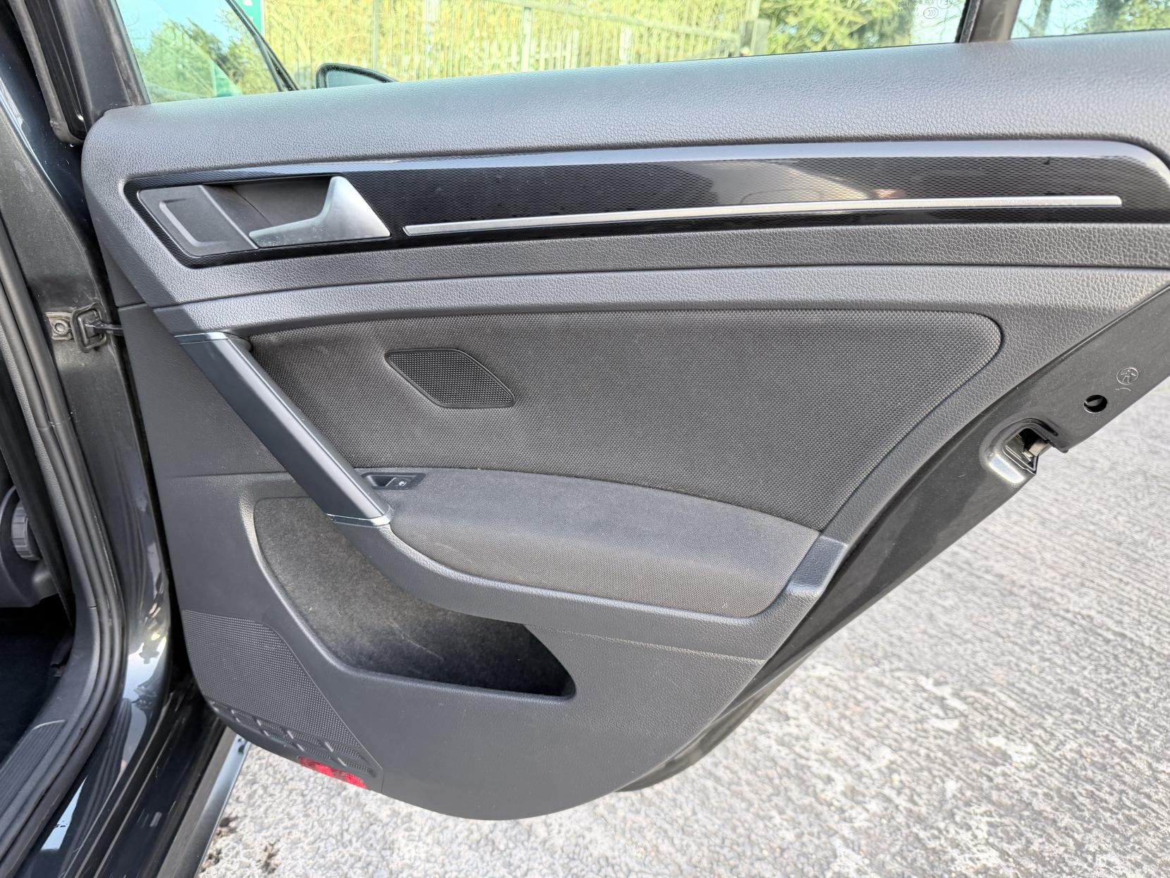 Volkswagen Golf 2.0 TDI BlueMotion Tech GTD Hatchback 5dr Diesel Manual Euro 6 (s/s) (184 ps)