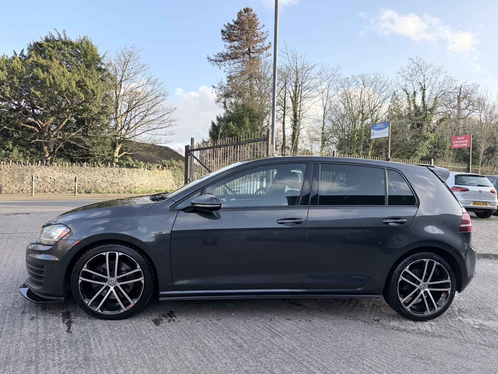 Volkswagen Golf 2.0 TDI BlueMotion Tech GTD Hatchback 5dr Diesel Manual Euro 6 (s/s) (184 ps)