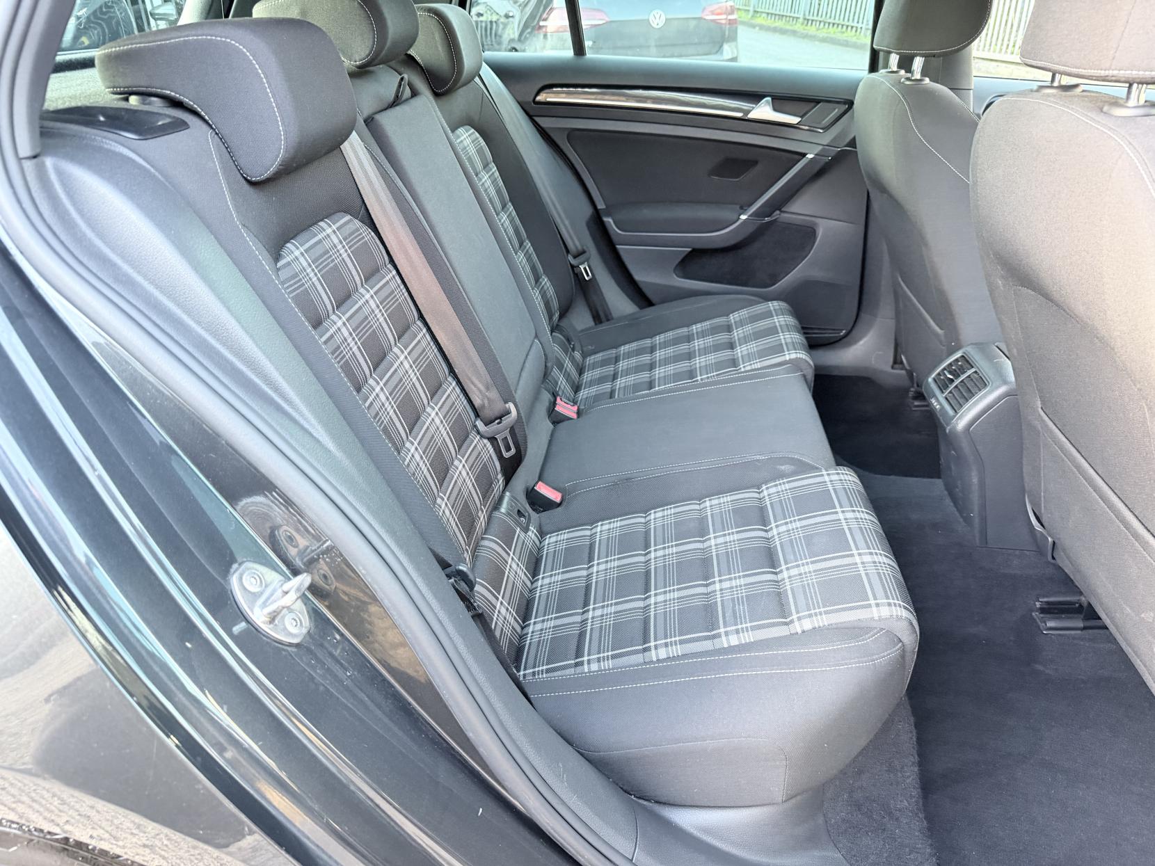 Volkswagen Golf 2.0 TDI BlueMotion Tech GTD Hatchback 5dr Diesel Manual Euro 6 (s/s) (184 ps)