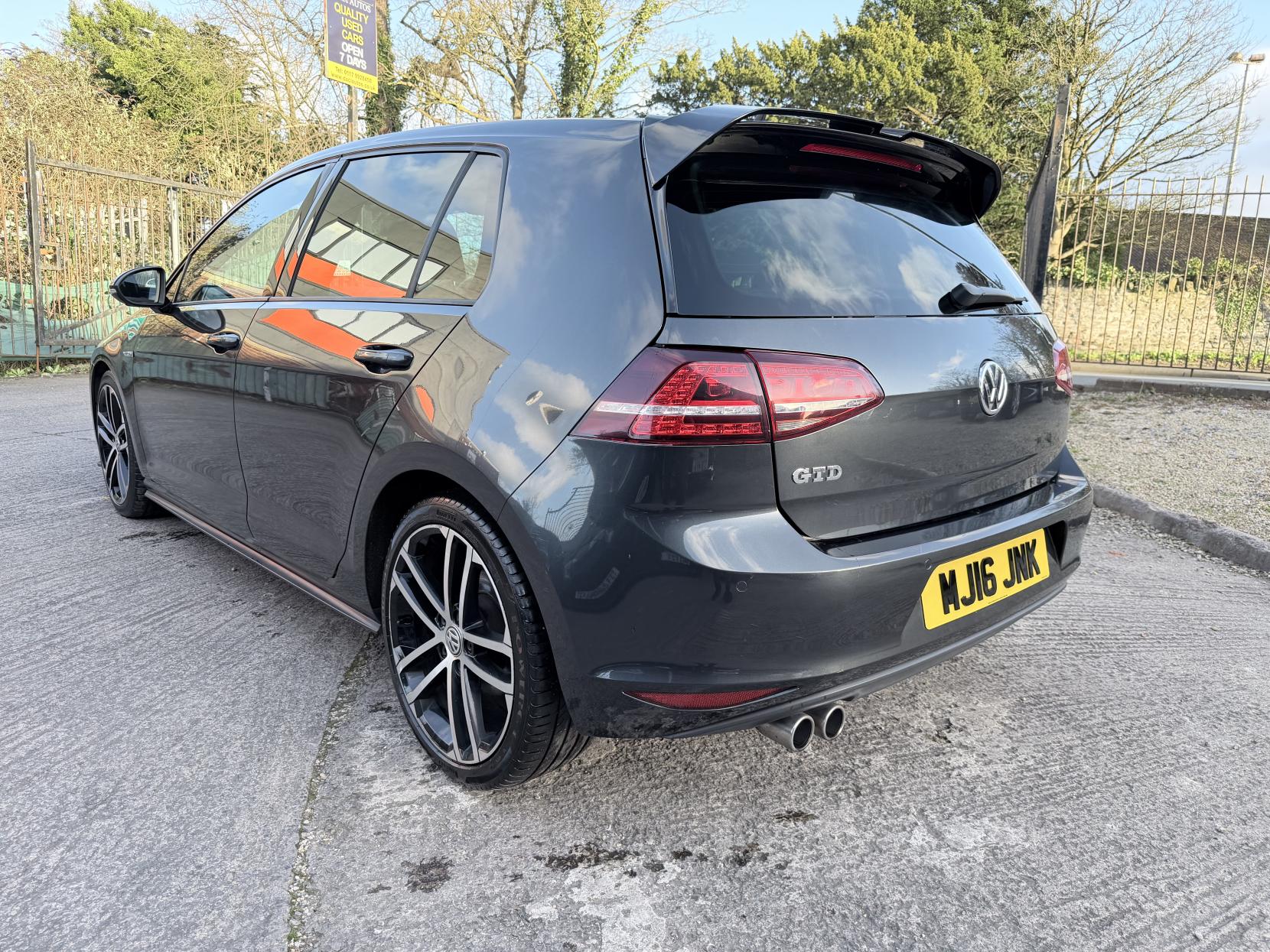 Volkswagen Golf 2.0 TDI BlueMotion Tech GTD Hatchback 5dr Diesel Manual Euro 6 (s/s) (184 ps)