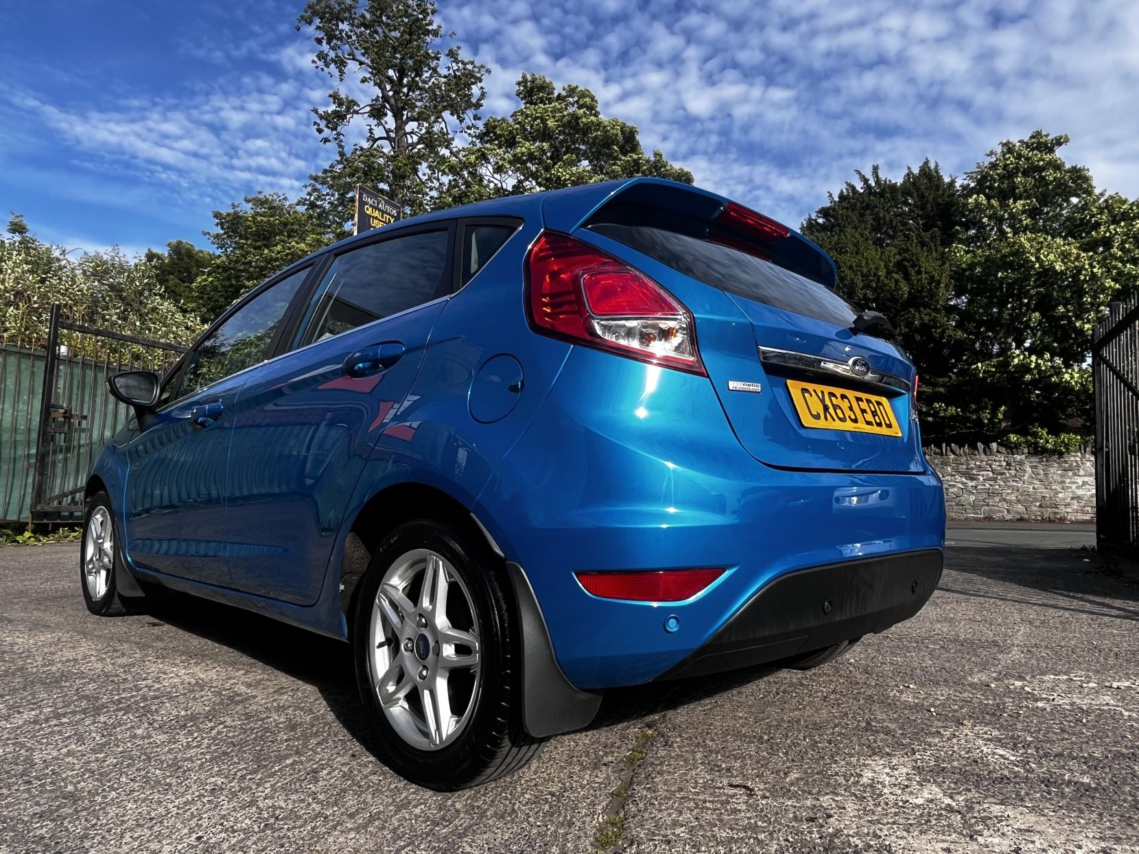 Ford Fiesta 1.0T EcoBoost Zetec Hatchback 5dr Petrol Manual Euro 5 (s/s) (100 ps)
