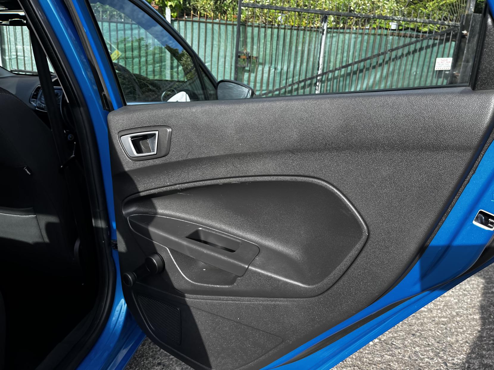 Ford Fiesta 1.0T EcoBoost Zetec Hatchback 5dr Petrol Manual Euro 5 (s/s) (100 ps)