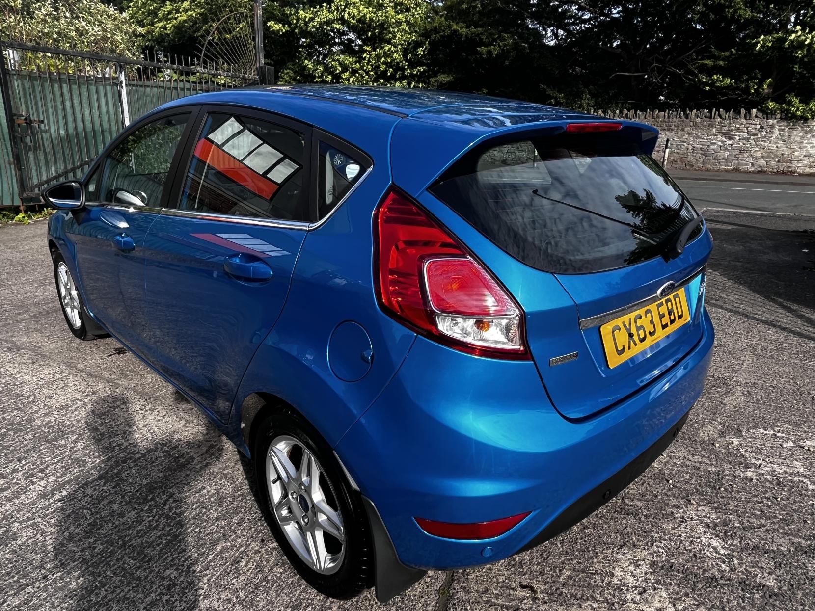 Ford Fiesta 1.0T EcoBoost Zetec Hatchback 5dr Petrol Manual Euro 5 (s/s) (100 ps)
