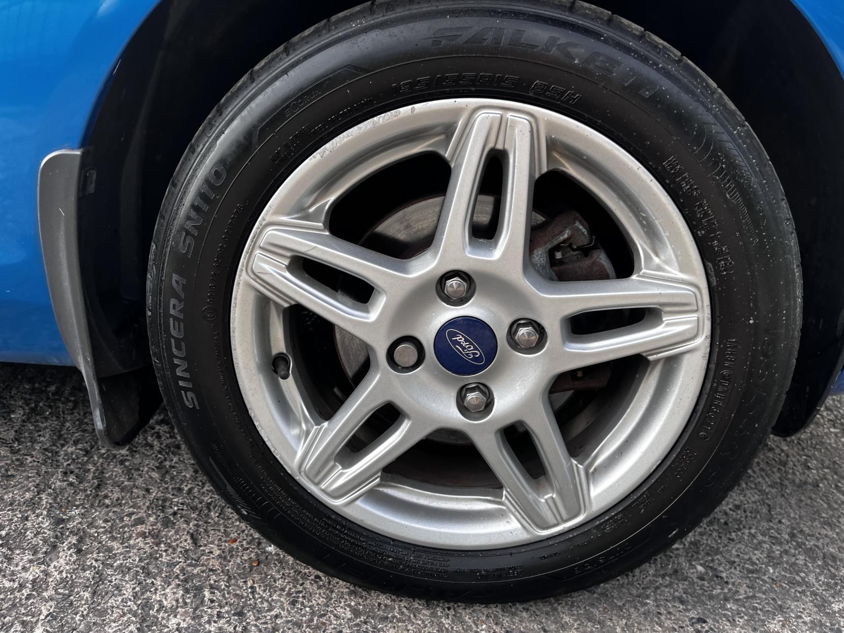 Ford Fiesta 1.0T EcoBoost Zetec Hatchback 5dr Petrol Manual Euro 5 (s/s) (100 ps)