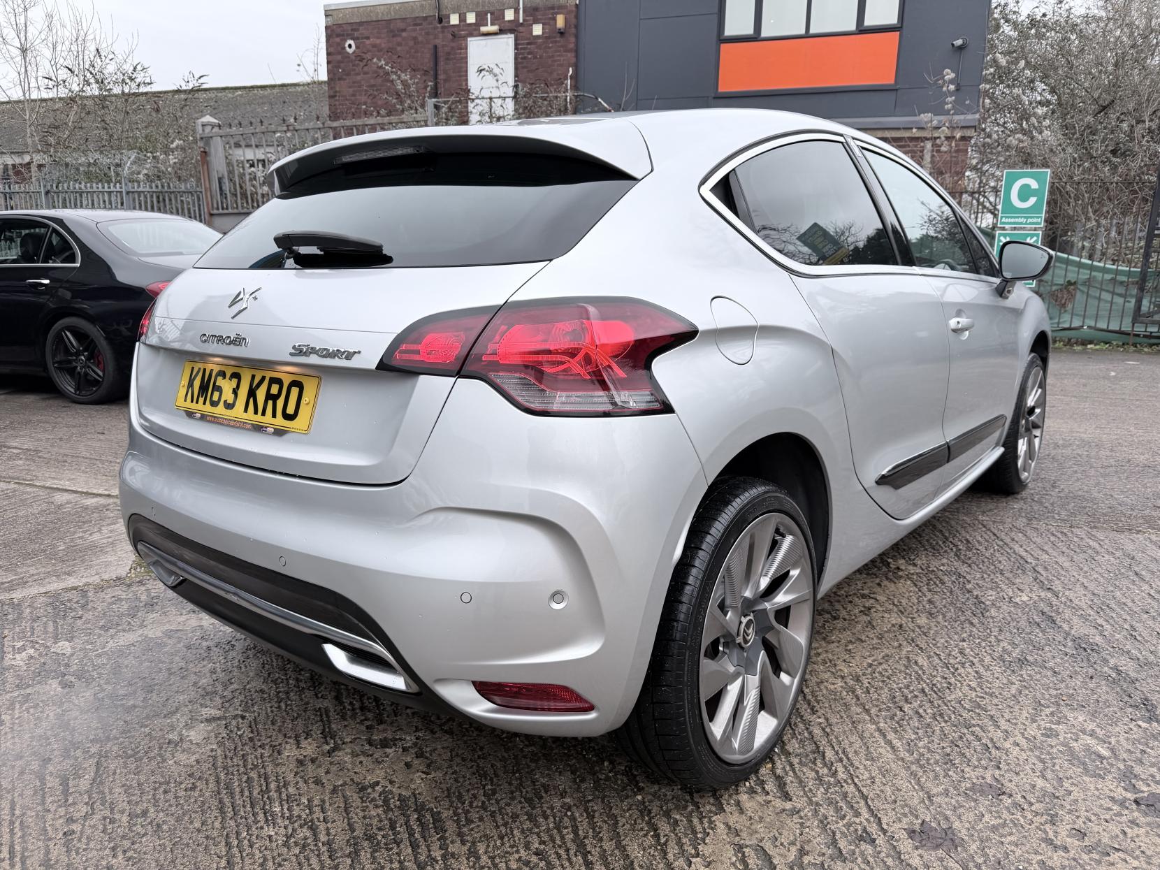 Citroen DS4 2.0 HDi DSport Hatchback 5dr Diesel Manual Euro 5 (160 ps)