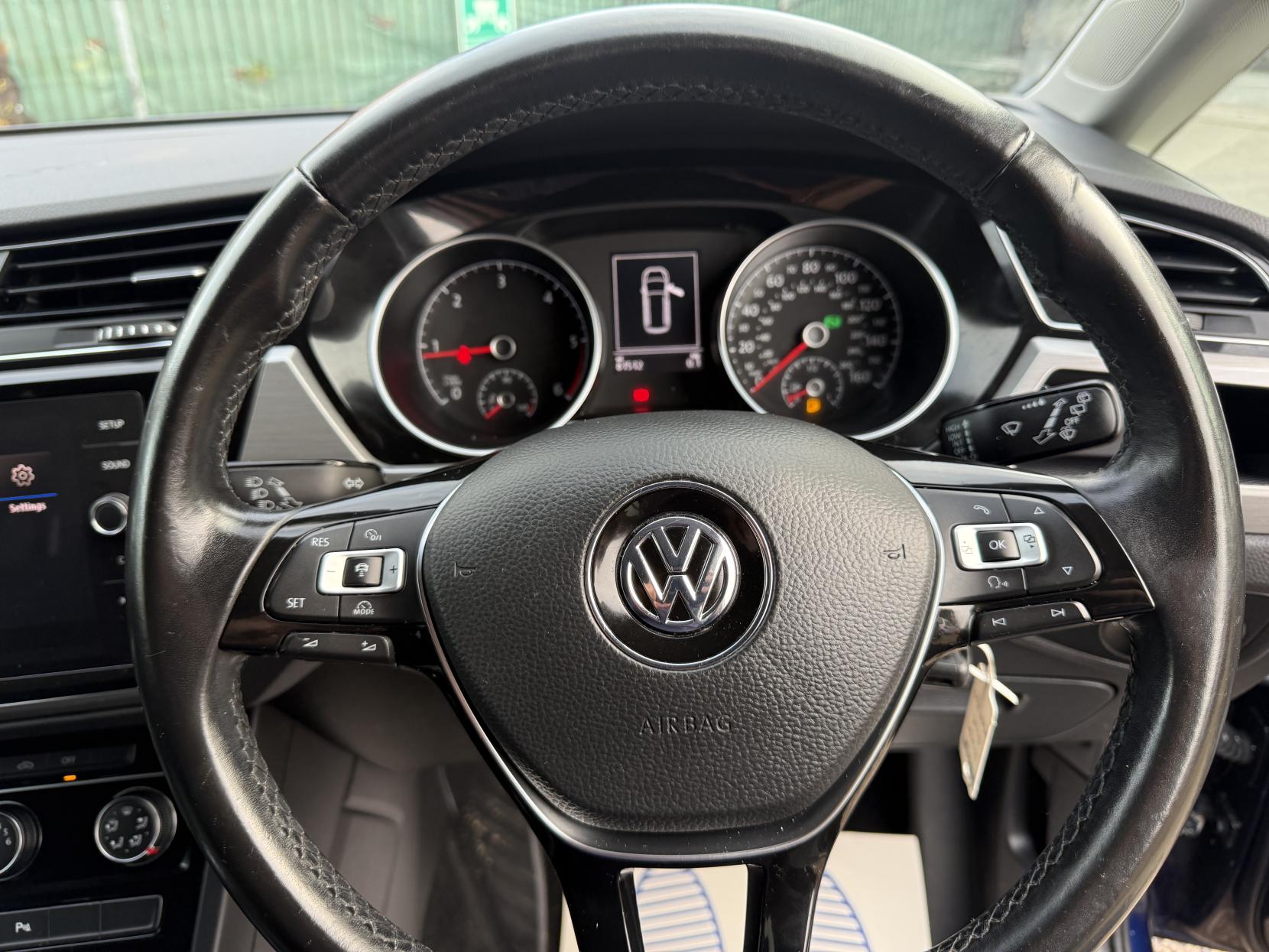 Volkswagen Touran 2.0 TDI SE MPV 5dr Diesel DSG Euro 6 (s/s) (150 ps)