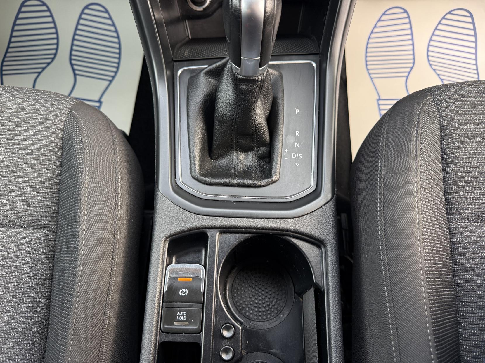 Volkswagen Touran 2.0 TDI SE MPV 5dr Diesel DSG Euro 6 (s/s) (150 ps)