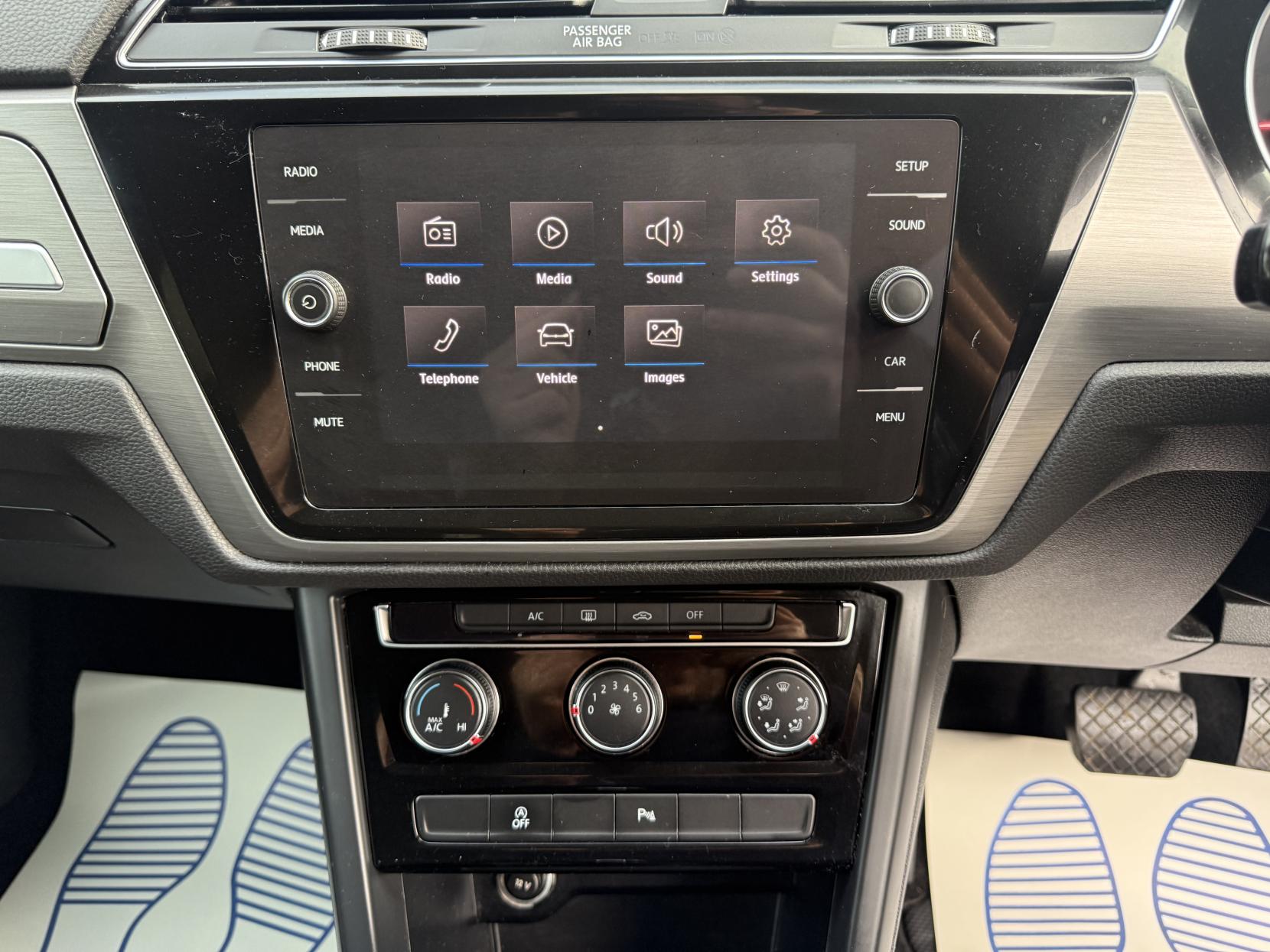 Volkswagen Touran 2.0 TDI SE MPV 5dr Diesel DSG Euro 6 (s/s) (150 ps)