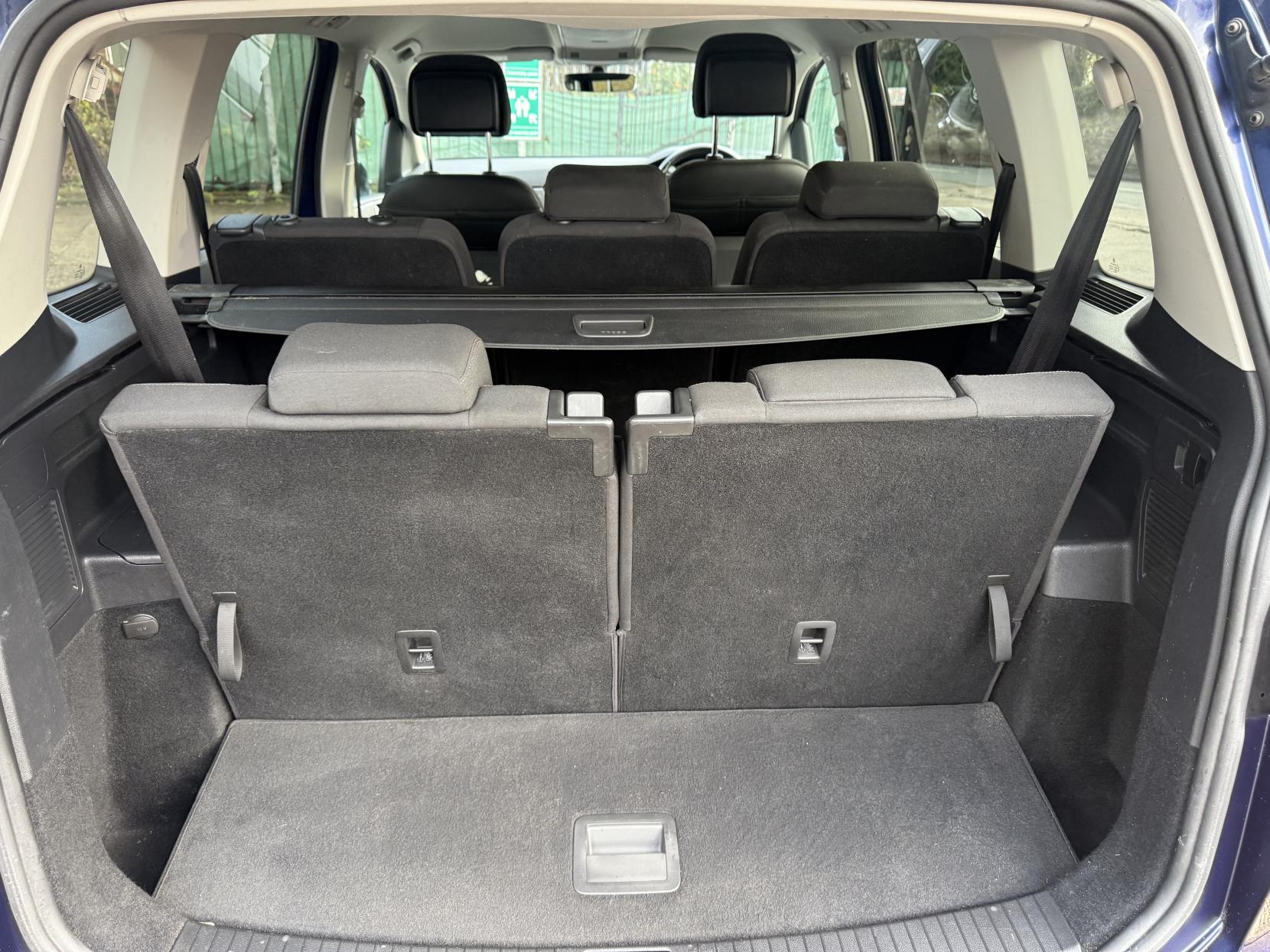 Volkswagen Touran 2.0 TDI SE MPV 5dr Diesel DSG Euro 6 (s/s) (150 ps)