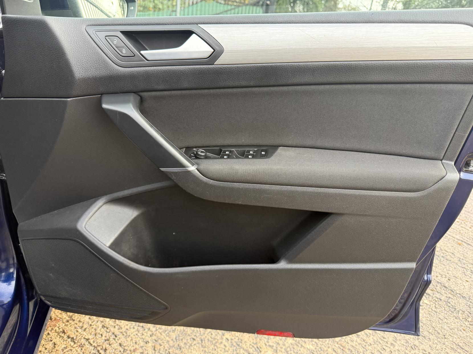 Volkswagen Touran 2.0 TDI SE MPV 5dr Diesel DSG Euro 6 (s/s) (150 ps)