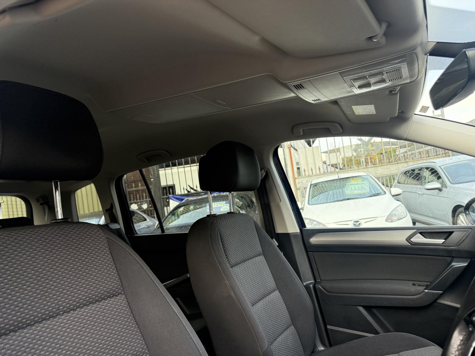 Volkswagen Touran 2.0 TDI SE MPV 5dr Diesel DSG Euro 6 (s/s) (150 ps)