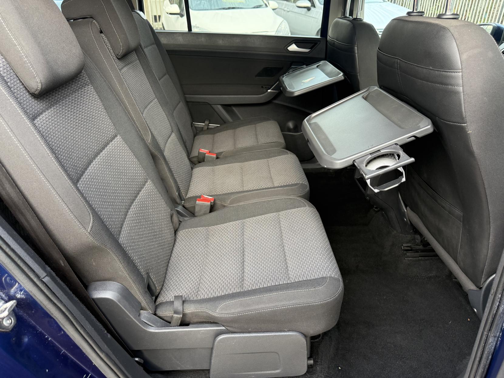 Volkswagen Touran 2.0 TDI SE MPV 5dr Diesel DSG Euro 6 (s/s) (150 ps)