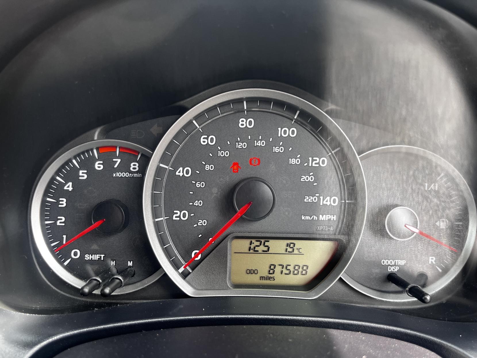 Toyota Yaris 1.33 Dual VVT-i SR Hatchback 5dr Petrol Manual Euro 5 (101 ps)