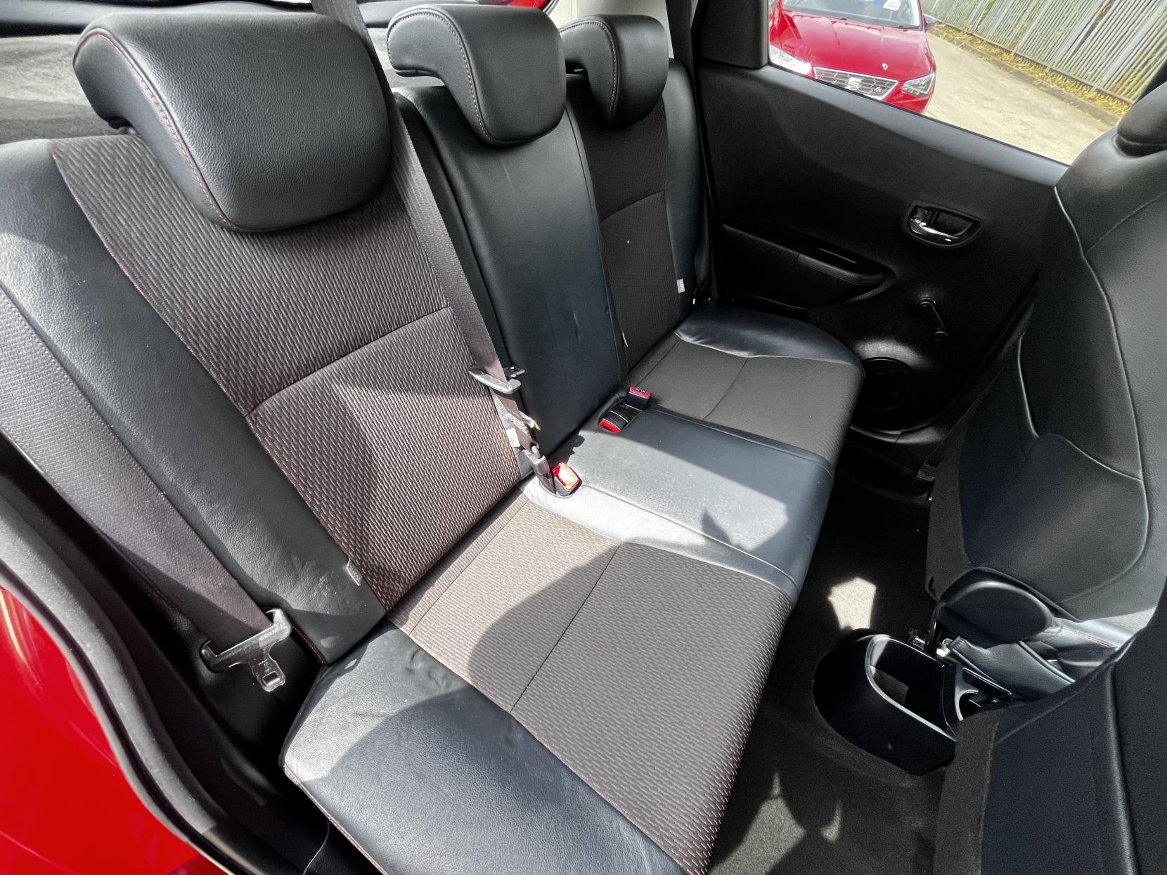 Toyota Yaris 1.33 Dual VVT-i SR Hatchback 5dr Petrol Manual Euro 5 (101 ps)