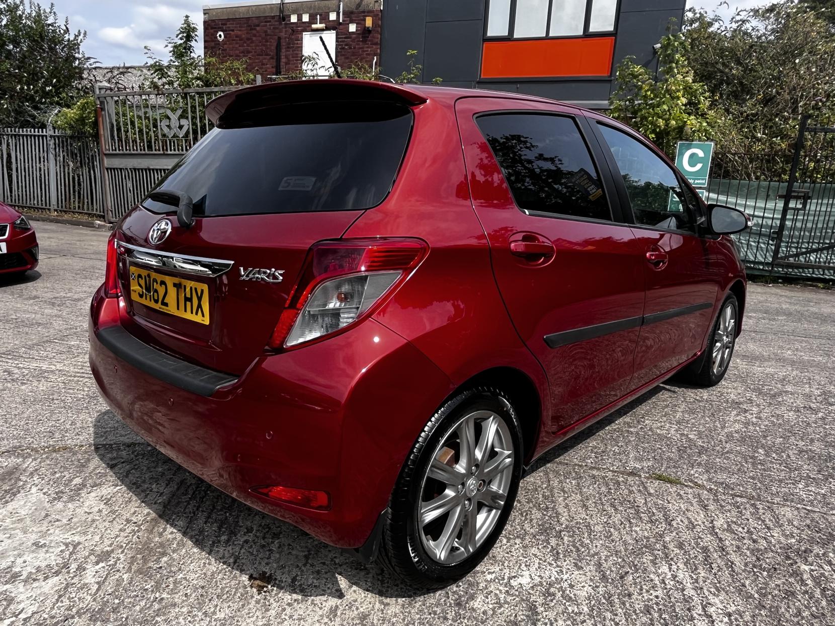 Toyota Yaris 1.33 Dual VVT-i SR Hatchback 5dr Petrol Manual Euro 5 (101 ps)
