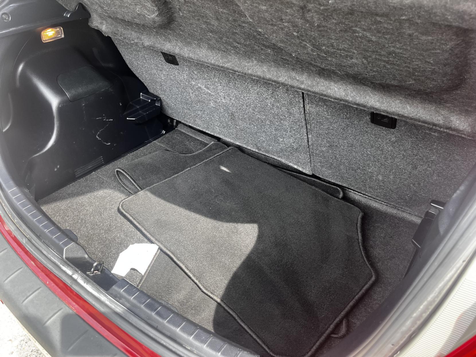 Toyota Yaris 1.33 Dual VVT-i SR Hatchback 5dr Petrol Manual Euro 5 (101 ps)