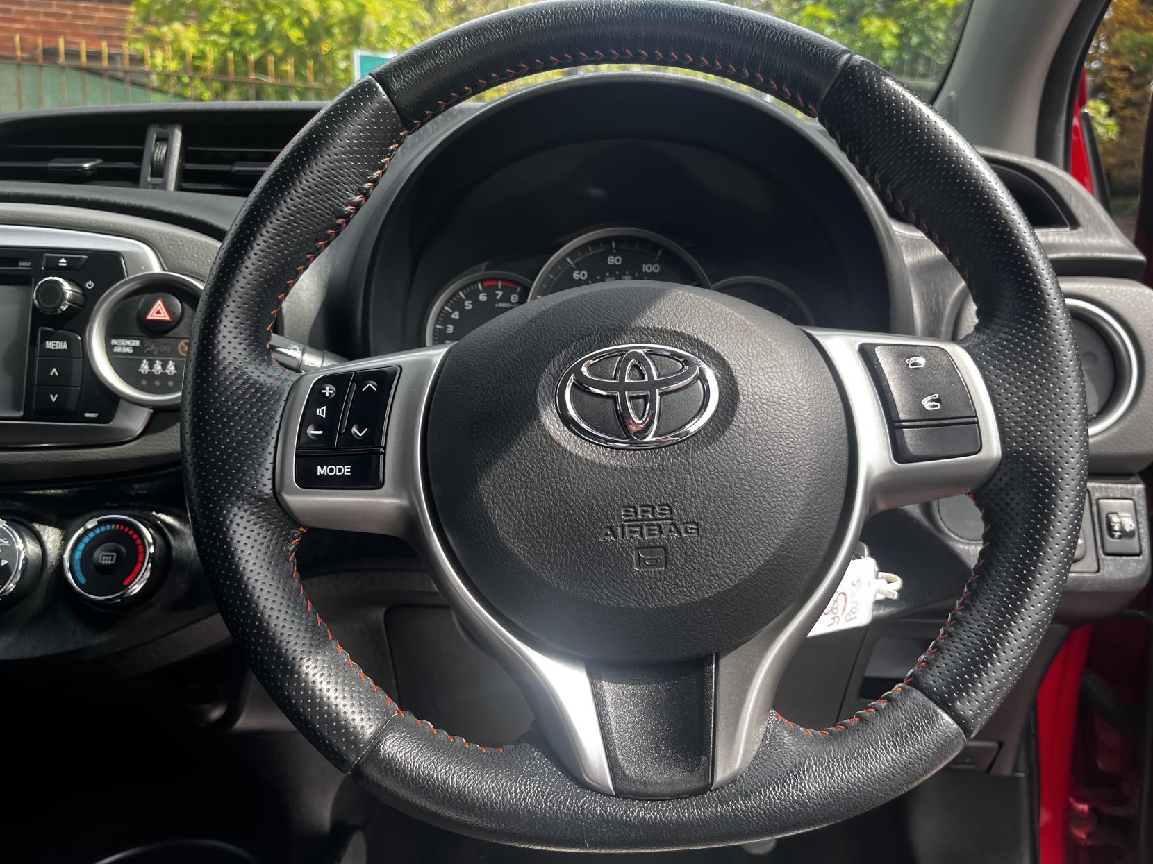 Toyota Yaris 1.33 Dual VVT-i SR Hatchback 5dr Petrol Manual Euro 5 (101 ps)