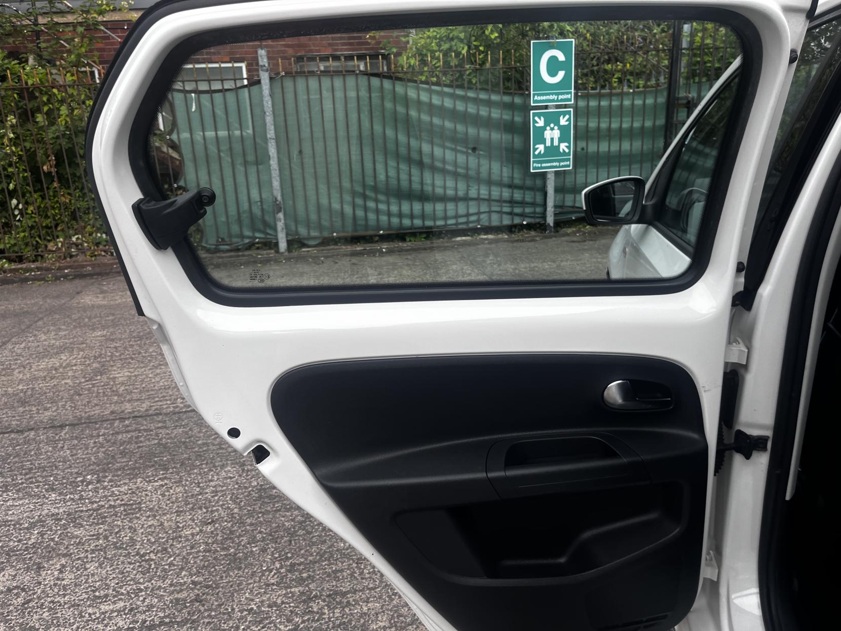 SEAT Mii 1.0 12v Toca Hatchback 5dr Petrol Manual Euro 5 (60 ps)