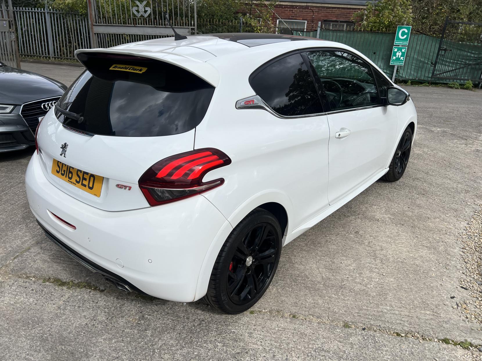Peugeot 208 1.6 THP GTi Prestige Hatchback 3dr Petrol Manual Euro 6 (s/s) (208 ps)