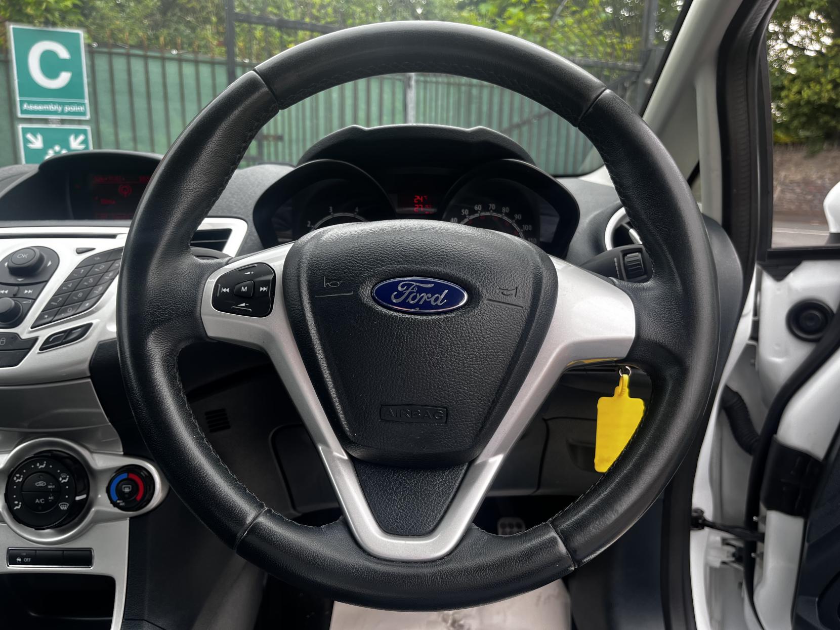 Ford Fiesta 1.6 Zetec S Hatchback 3dr Petrol Manual (134 g/km, 118 bhp)