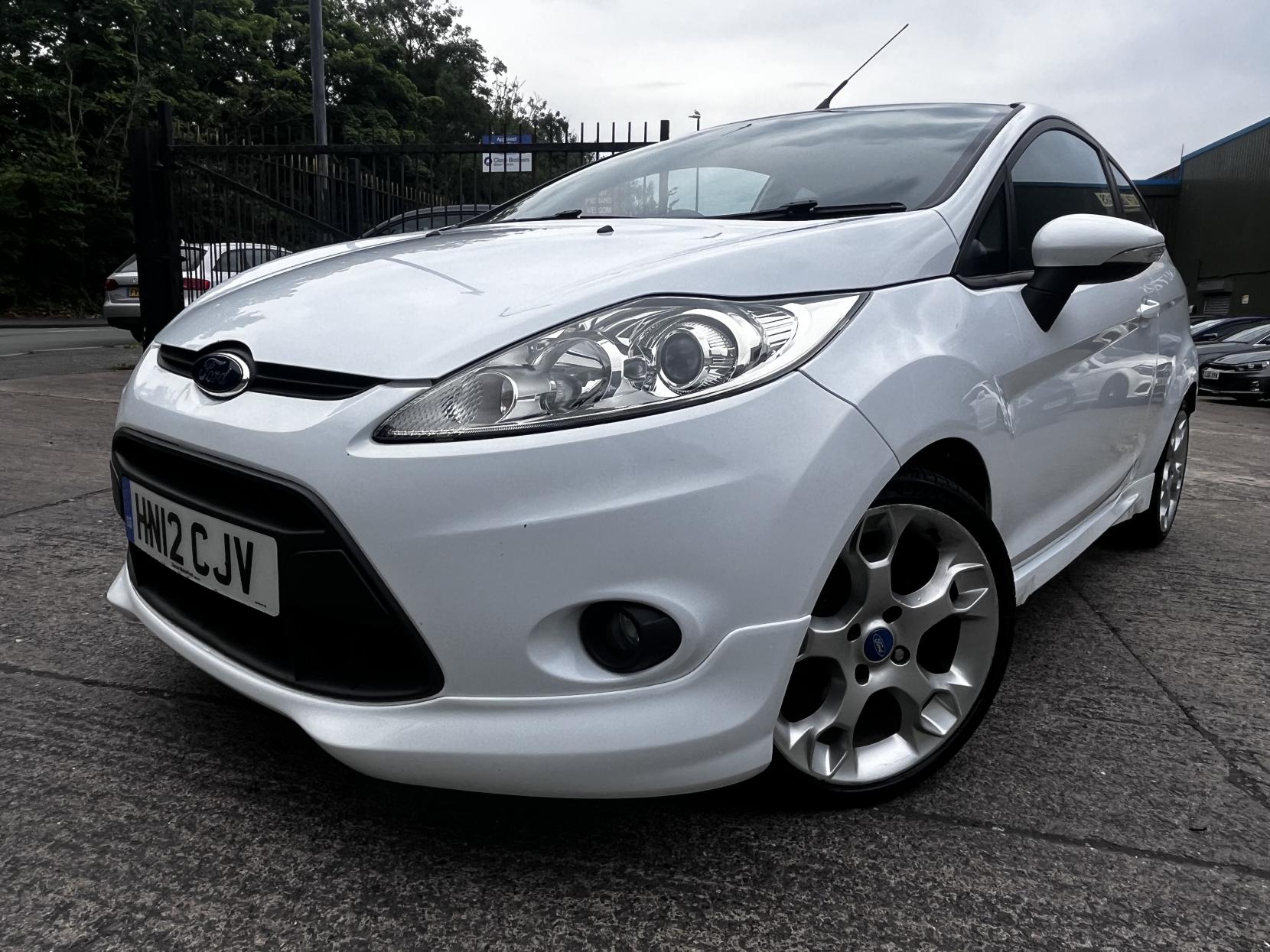 Ford Fiesta 1.6 Zetec S Hatchback 3dr Petrol Manual (134 g/km, 118 bhp)
