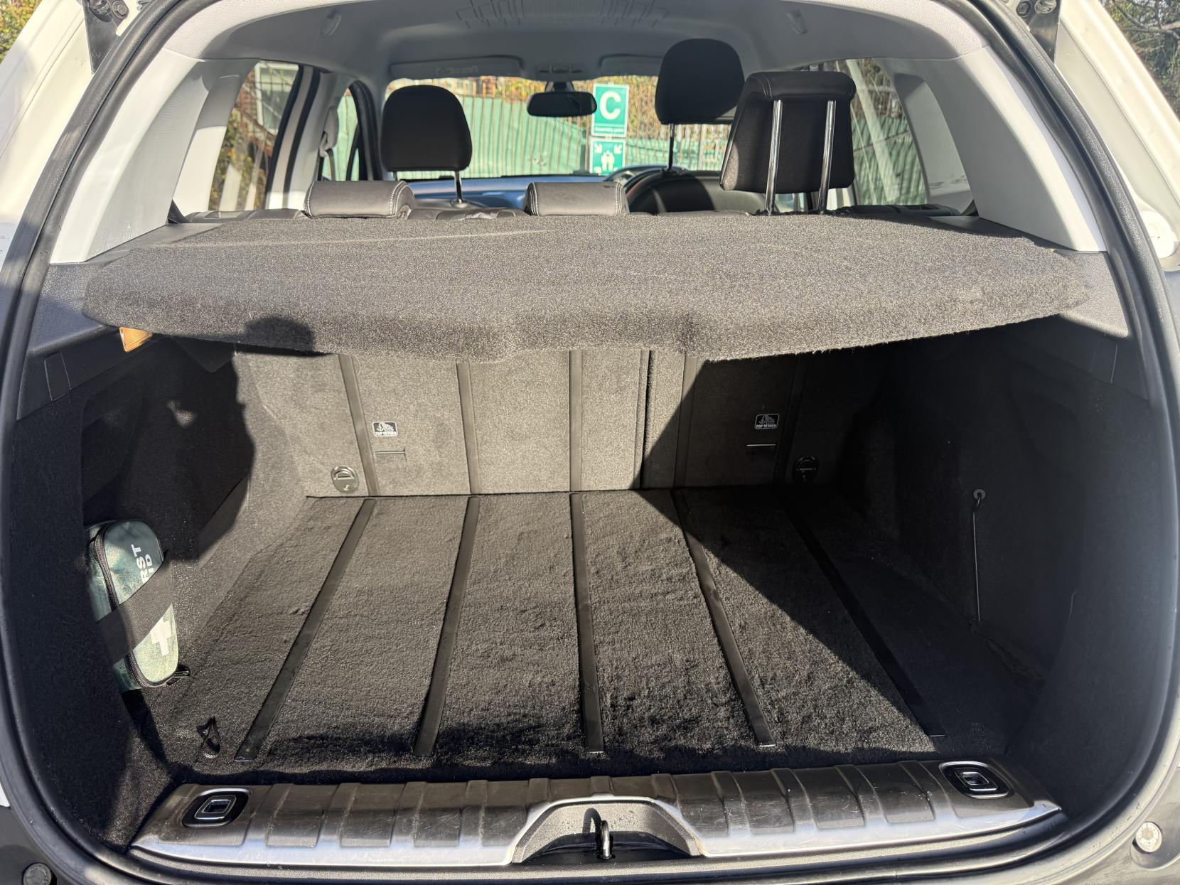 Peugeot 2008 1.6 e-HDi Allure SUV 5dr Diesel Manual Euro 5 (s/s) (92 ps)