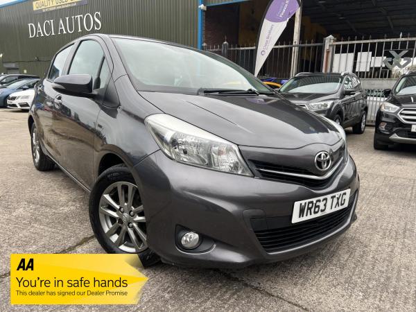 Toyota Yaris 1.33 Dual VVT-i Icon Plus Hatchback 5dr Petrol Manual Euro 5 (99 ps)