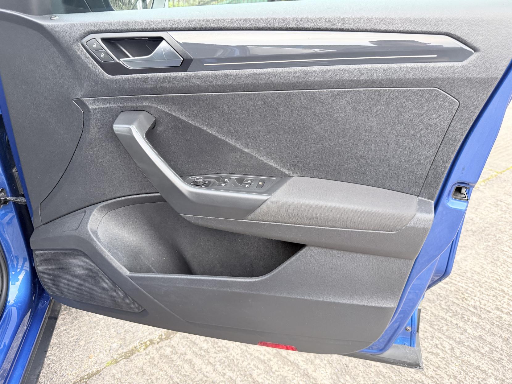 Volkswagen T-Roc 2.0 TSI SEL SUV 5dr Petrol DSG 4Motion Euro 6 (s/s) (190 ps)