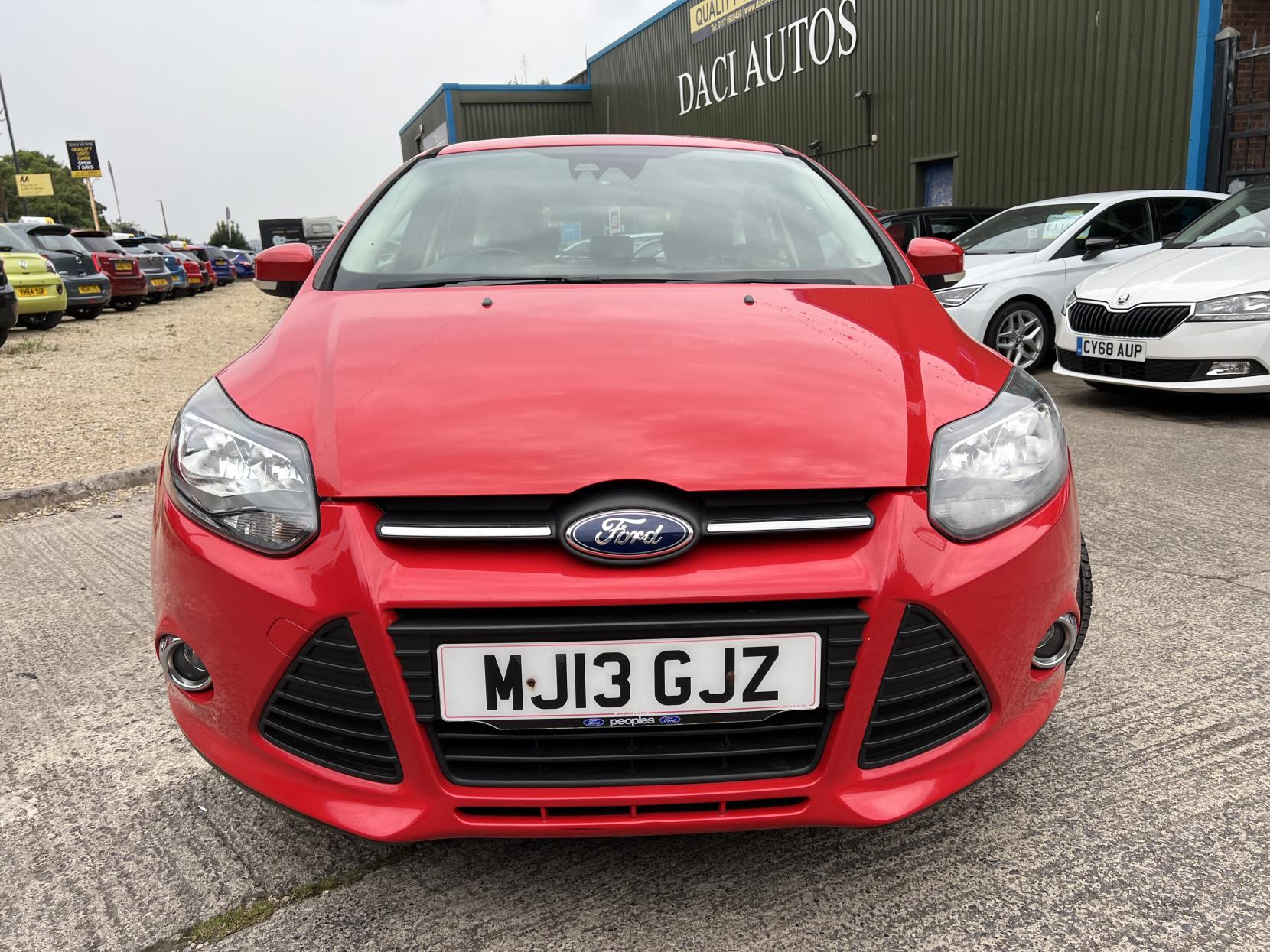 Ford Focus 1.6 Zetec Hatchback 5dr Petrol Manual Euro 5 (125 ps)