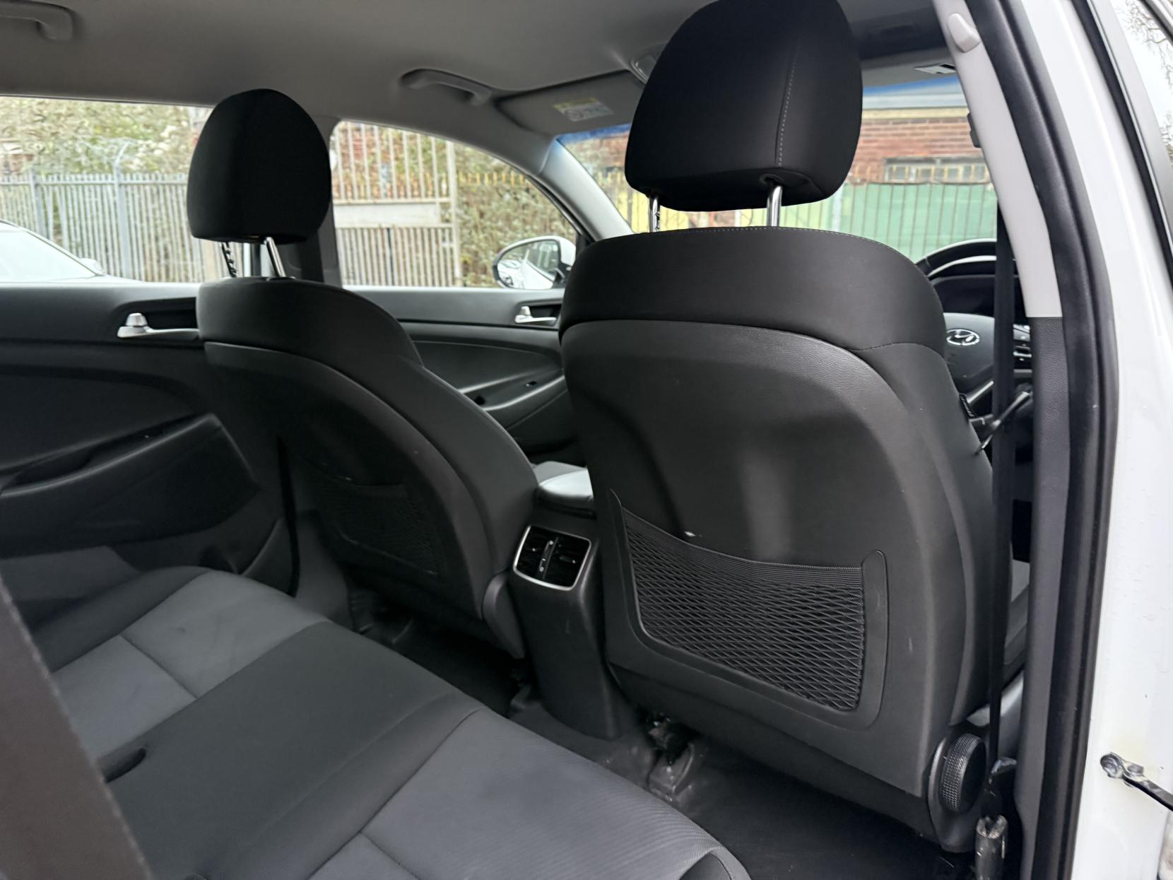 Hyundai TUCSON 1.6 GDi S Connect SUV 5dr Petrol Manual Euro 6 (s/s) (132 ps)