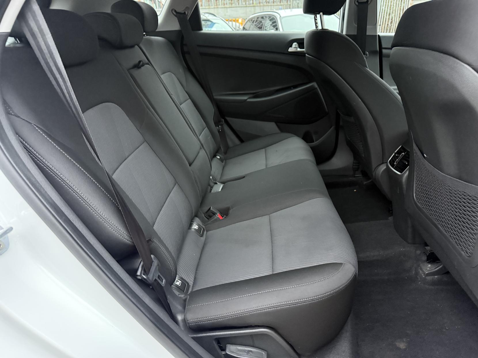 Hyundai TUCSON 1.6 GDi S Connect SUV 5dr Petrol Manual Euro 6 (s/s) (132 ps)