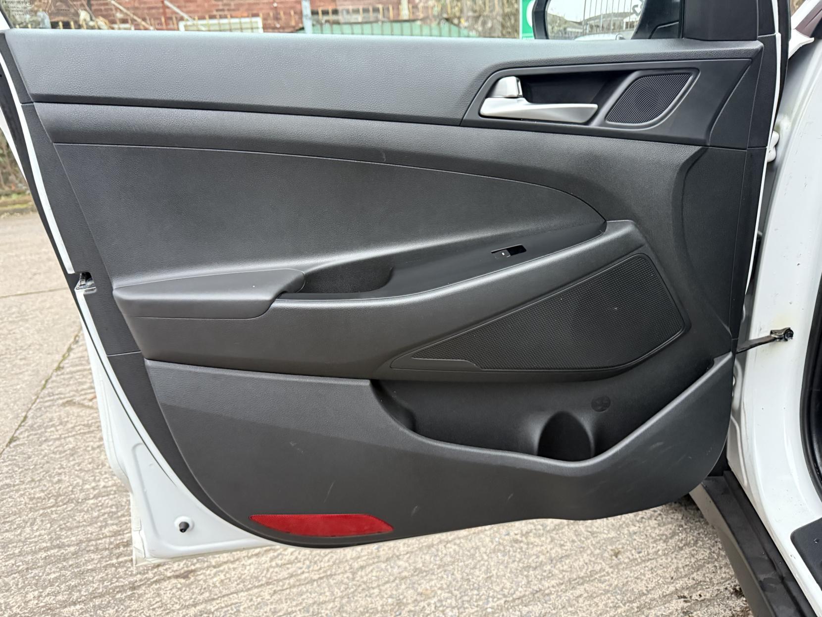 Hyundai TUCSON 1.6 GDi S Connect SUV 5dr Petrol Manual Euro 6 (s/s) (132 ps)