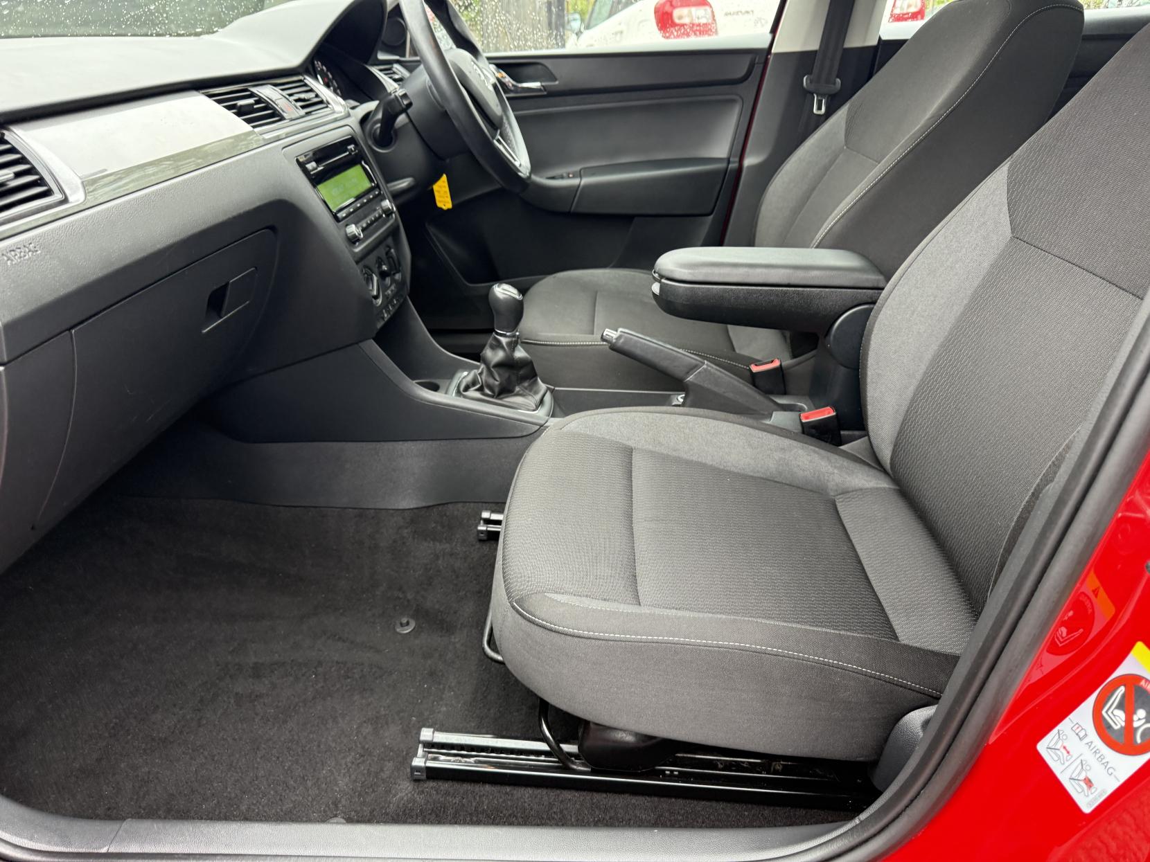 Skoda Rapid Spaceback 1.2 TSI SE Hatchback 5dr Petrol Manual Euro 5 (86 ps)