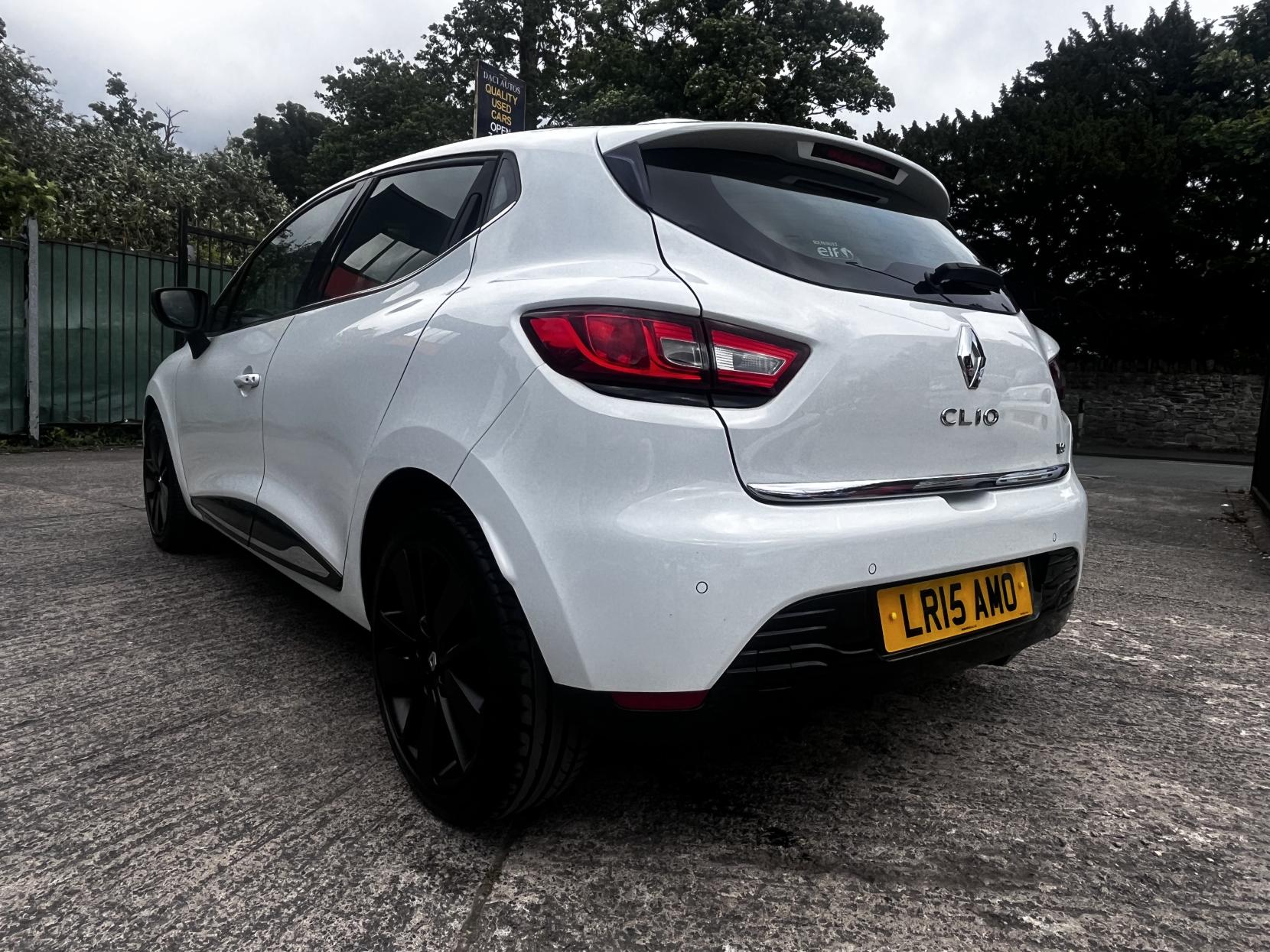 Renault Clio 0.9 TCe Dynamique S MediaNav Hatchback 5dr Petrol Manual Euro 5 (s/s) (90 ps)