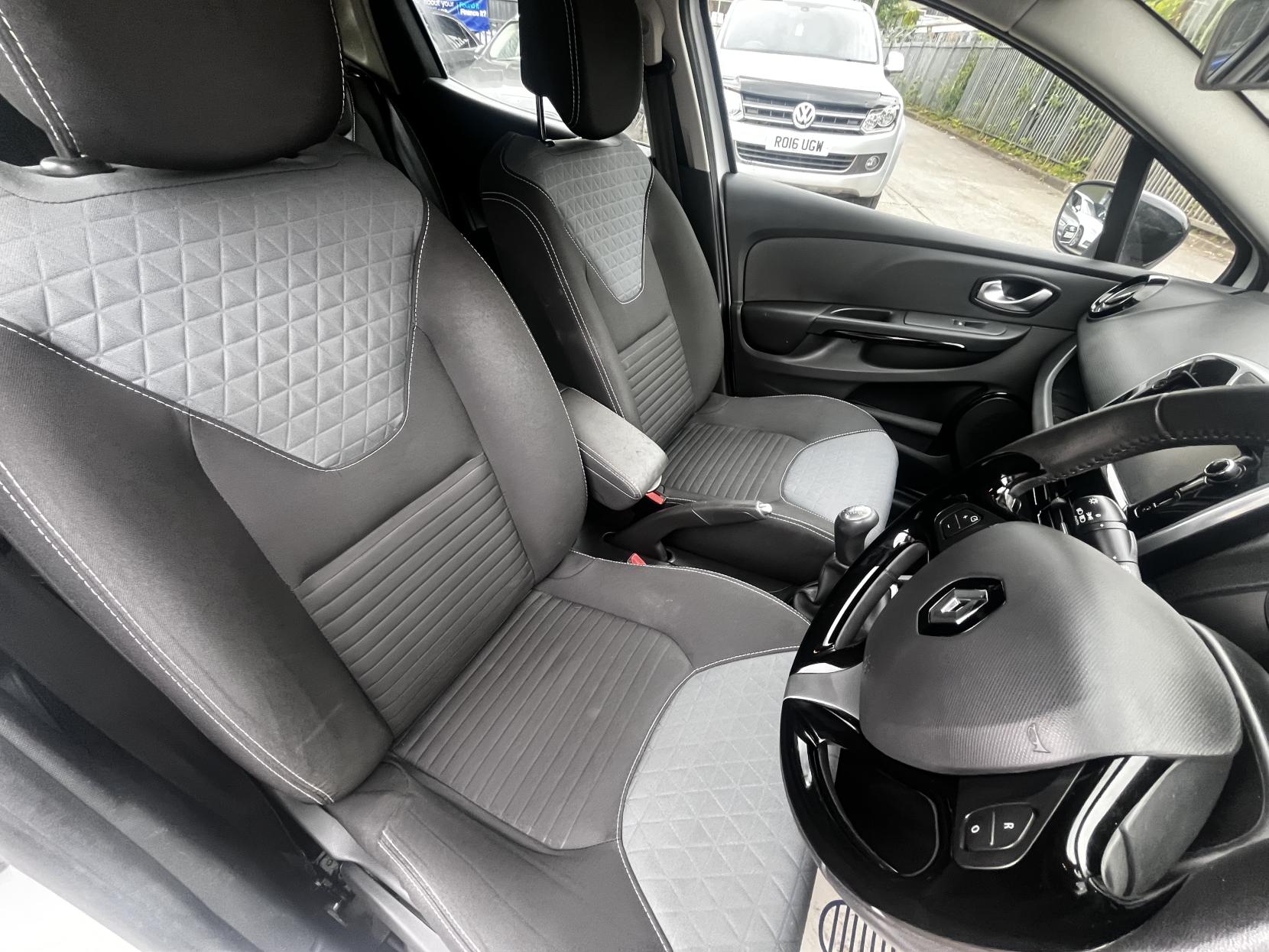 Renault Clio 0.9 TCe Dynamique S MediaNav Hatchback 5dr Petrol Manual Euro 5 (s/s) (90 ps)