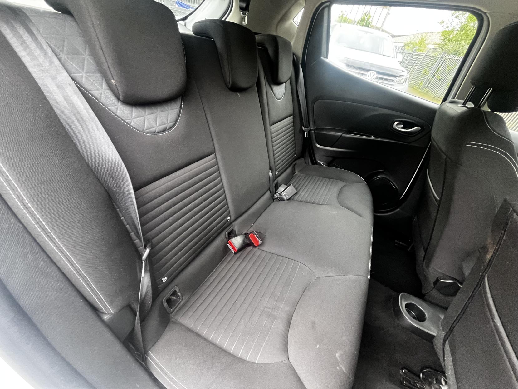 Renault Clio 0.9 TCe Dynamique S MediaNav Hatchback 5dr Petrol Manual Euro 5 (s/s) (90 ps)