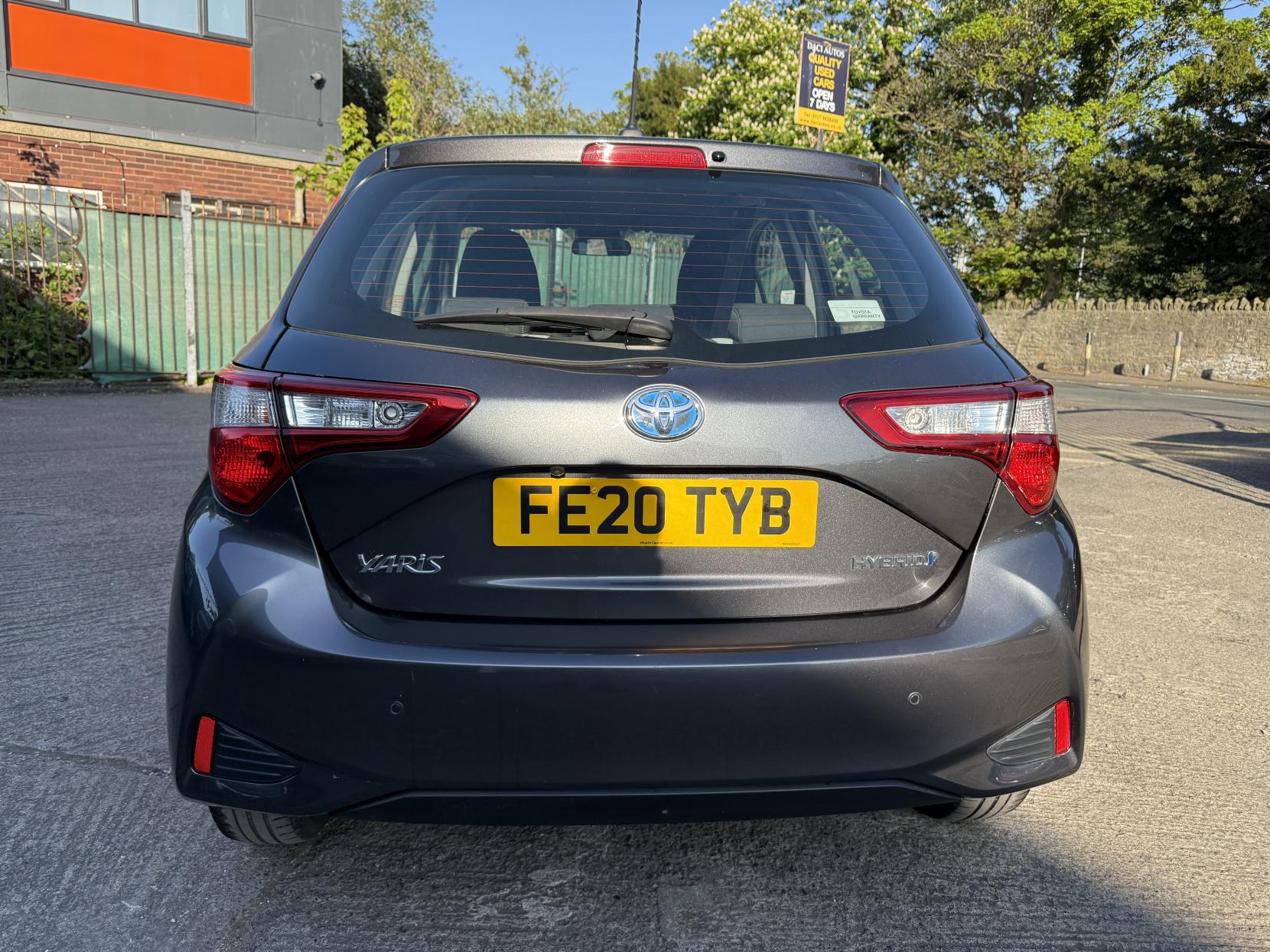 Toyota Yaris 1.5 VVT-h Icon Hatchback 5dr Petrol Hybrid E-CVT Euro 6 (s/s) (100 ps)