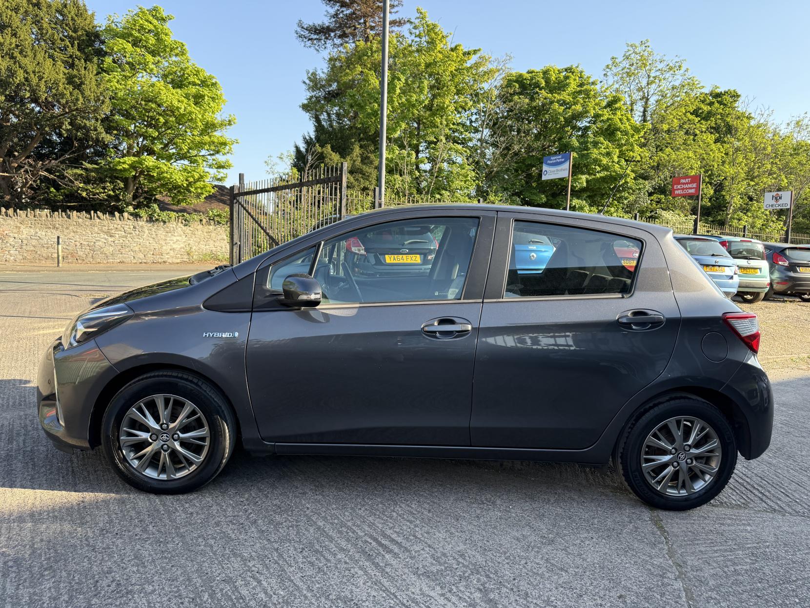 Toyota Yaris 1.5 VVT-h Icon Hatchback 5dr Petrol Hybrid E-CVT Euro 6 (s/s) (100 ps)