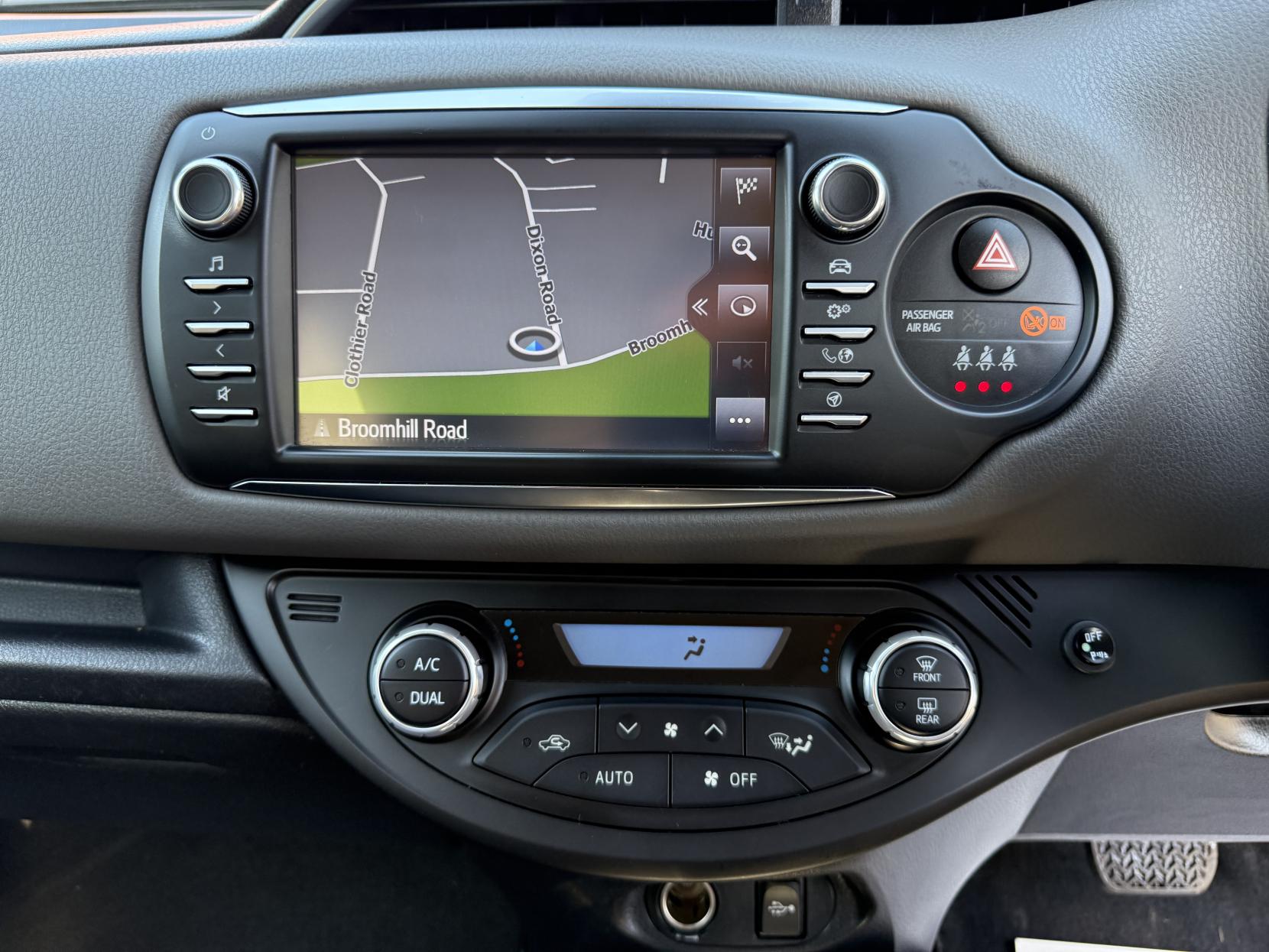 Toyota Yaris 1.5 VVT-h Icon Hatchback 5dr Petrol Hybrid E-CVT Euro 6 (s/s) (100 ps)