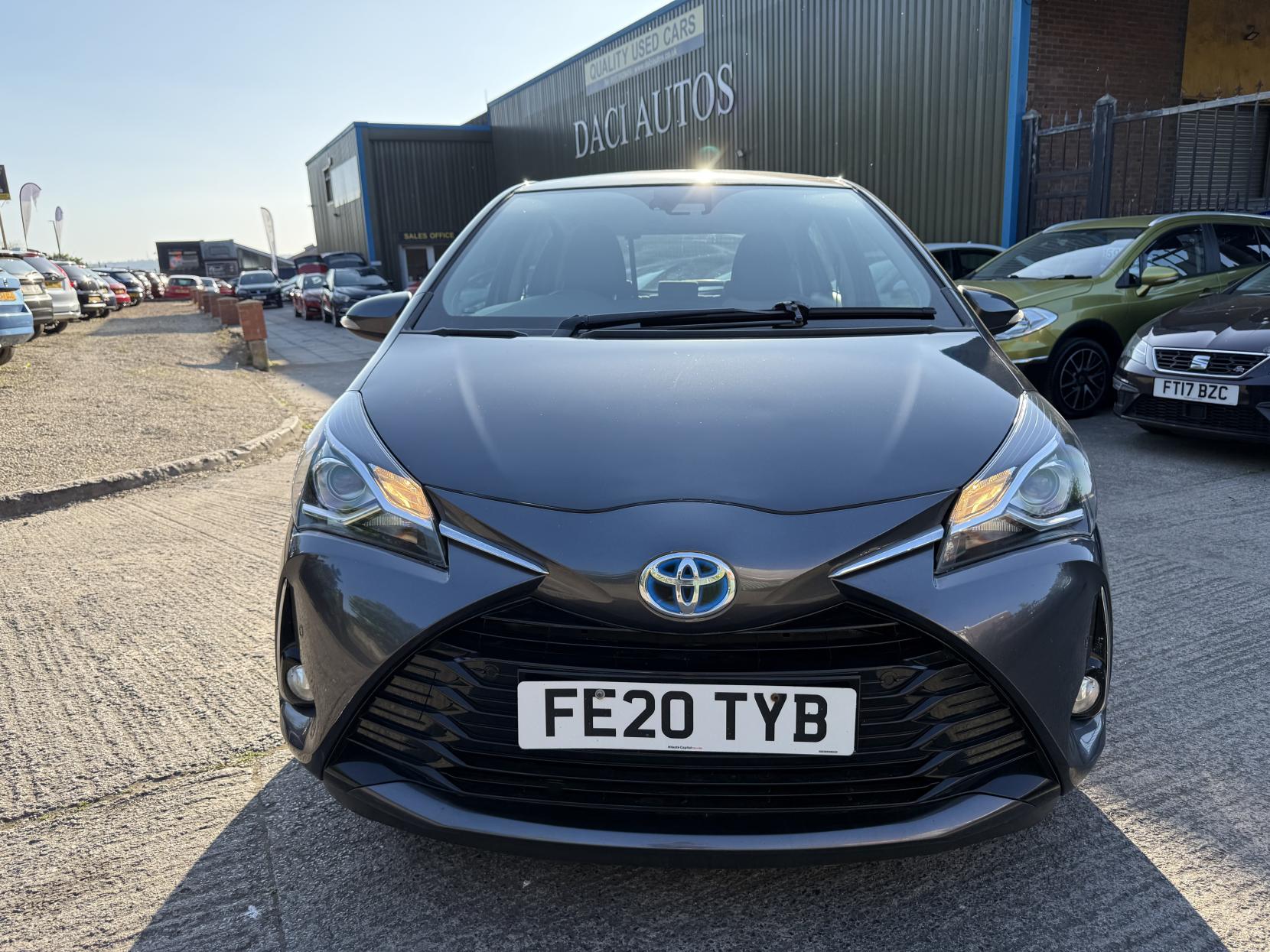 Toyota Yaris 1.5 VVT-h Icon Hatchback 5dr Petrol Hybrid E-CVT Euro 6 (s/s) (100 ps)