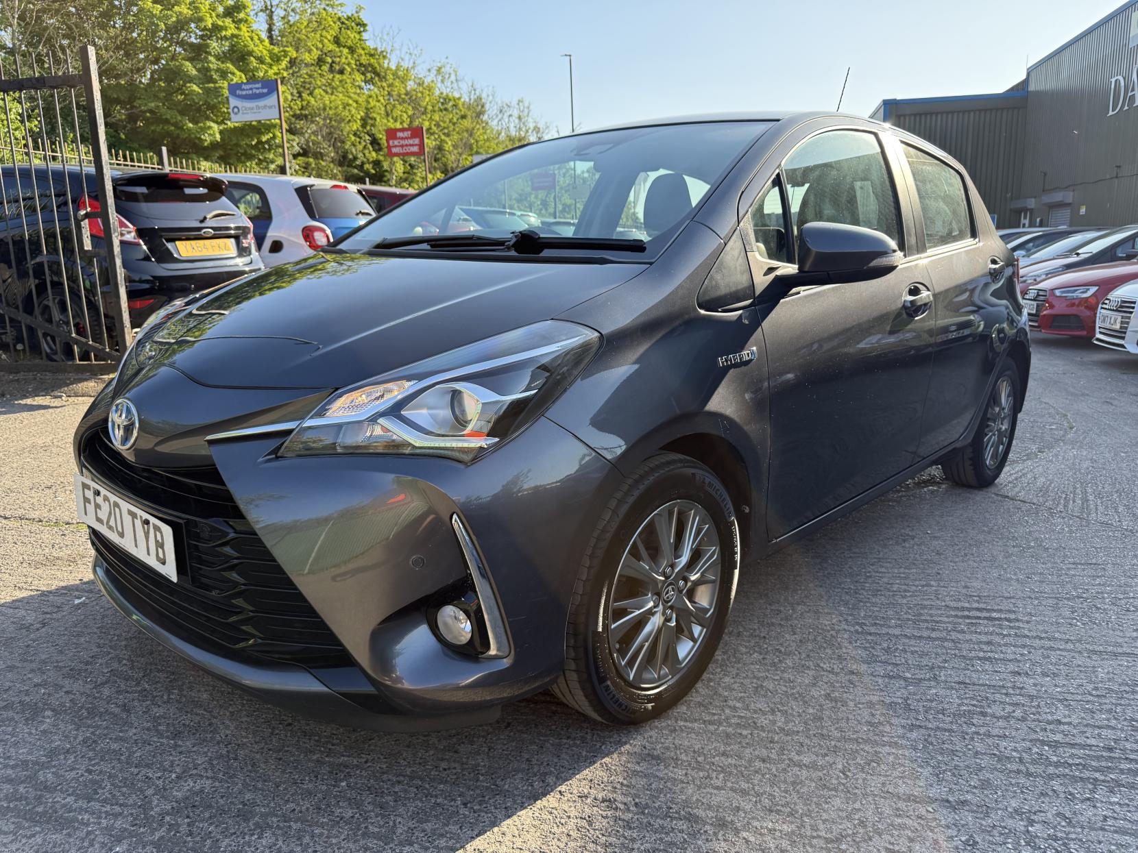 Toyota Yaris 1.5 VVT-h Icon Hatchback 5dr Petrol Hybrid E-CVT Euro 6 (s/s) (100 ps)