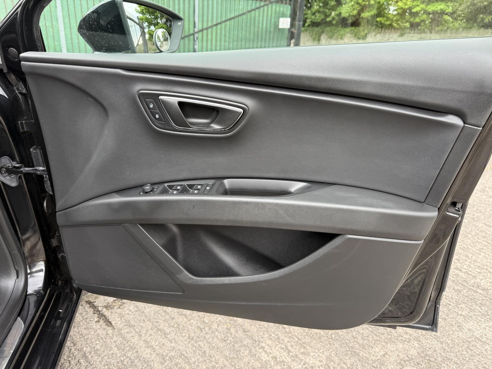 SEAT Leon 2.0 TDI FR Hatchback 5dr Diesel DSG Euro 6 (s/s) (150 ps)