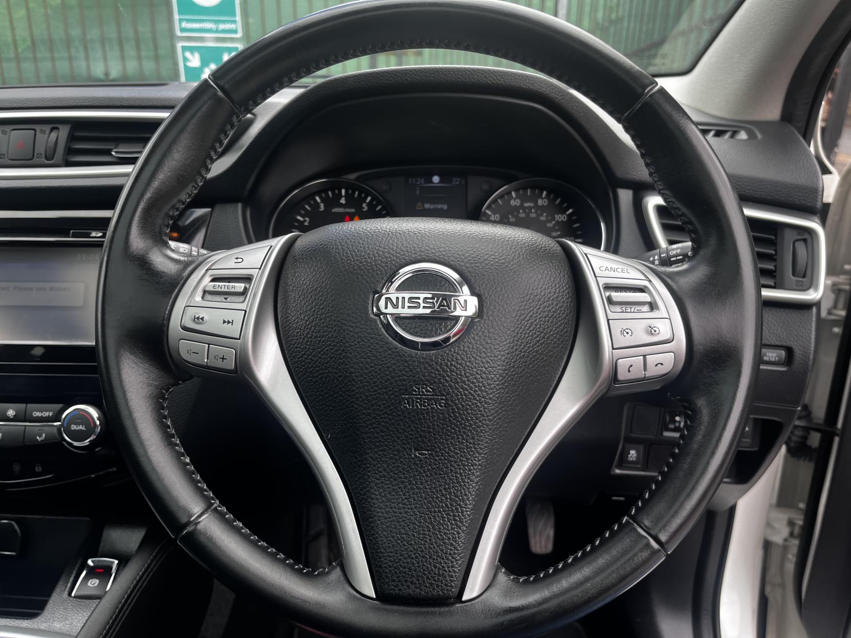 Nissan Qashqai 1.6 DIG-T N-Connecta SUV 5dr Petrol Manual 2WD Euro 6 (s/s) (163 ps)