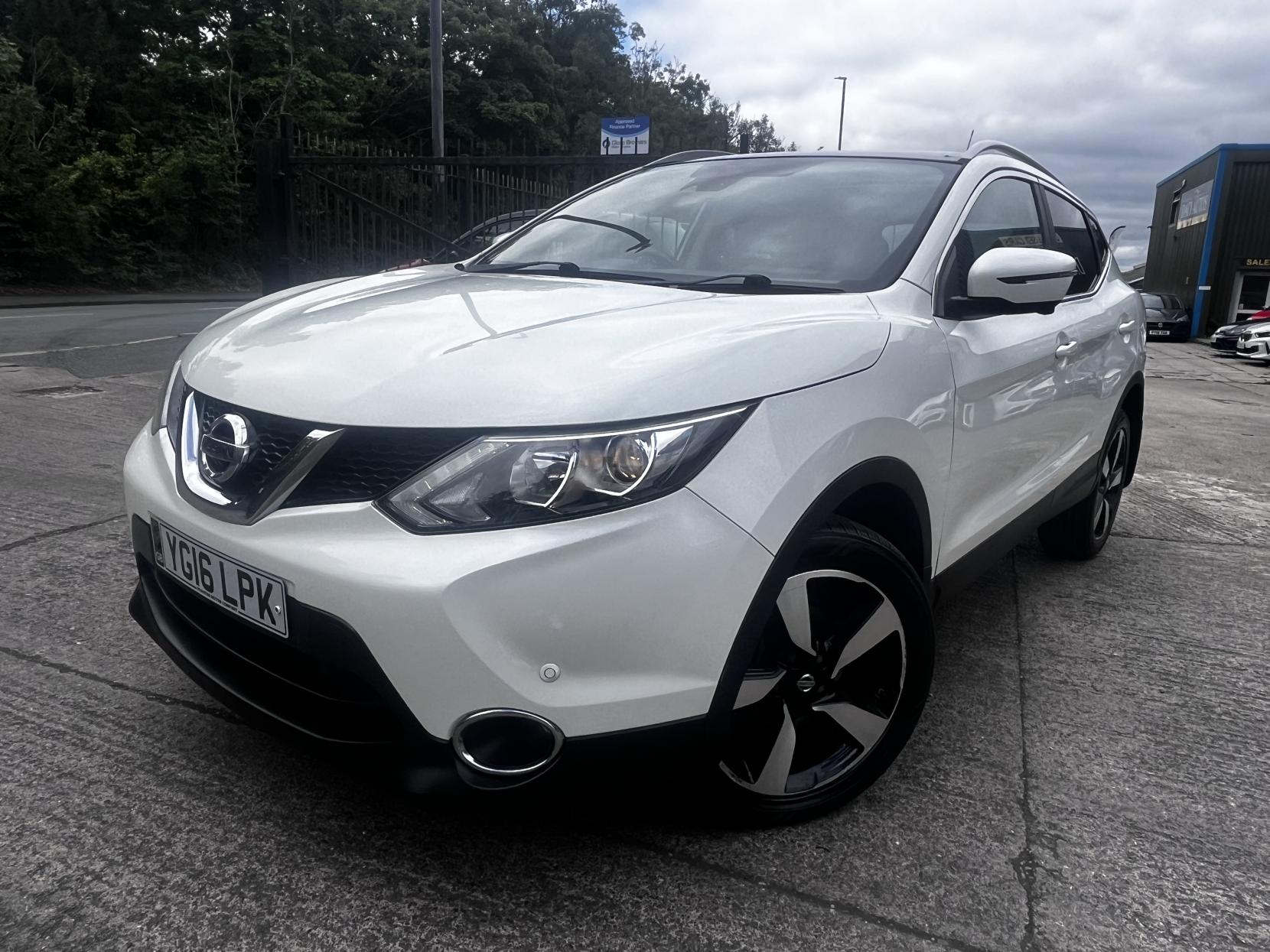 Nissan Qashqai 1.6 DIG-T N-Connecta SUV 5dr Petrol Manual 2WD Euro 6 (s/s) (163 ps)